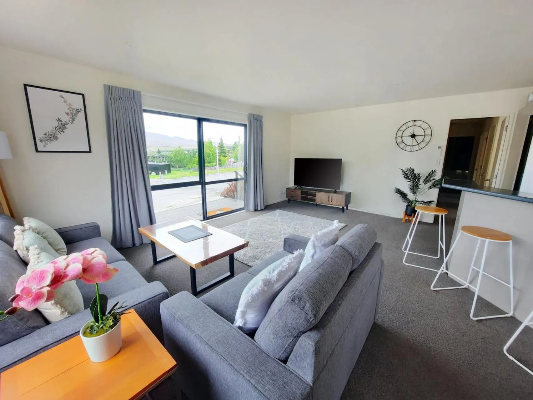 Living room in Twin Stars