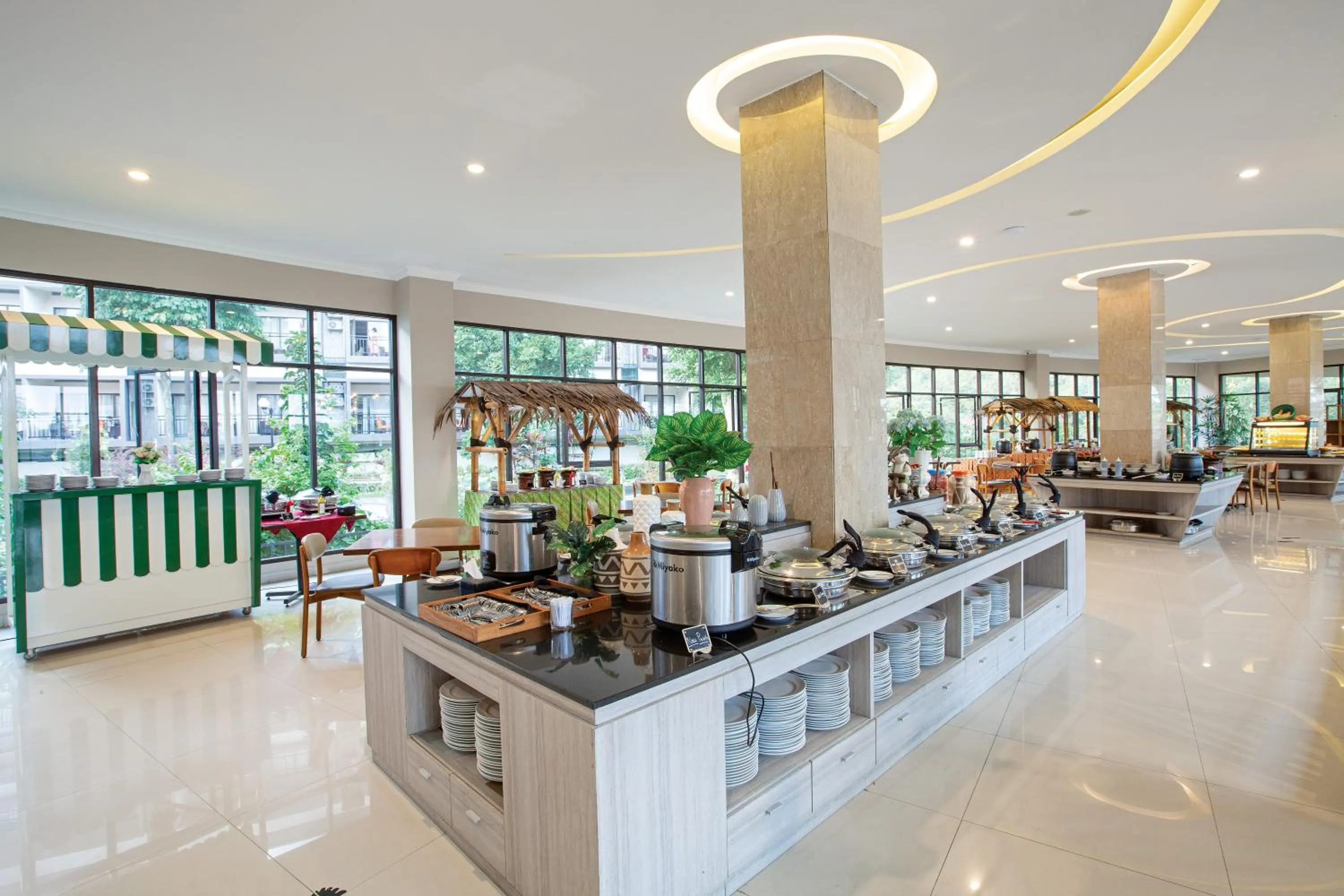 Restaurant/places to eat in The Green Peak, ARTOTEL Curated