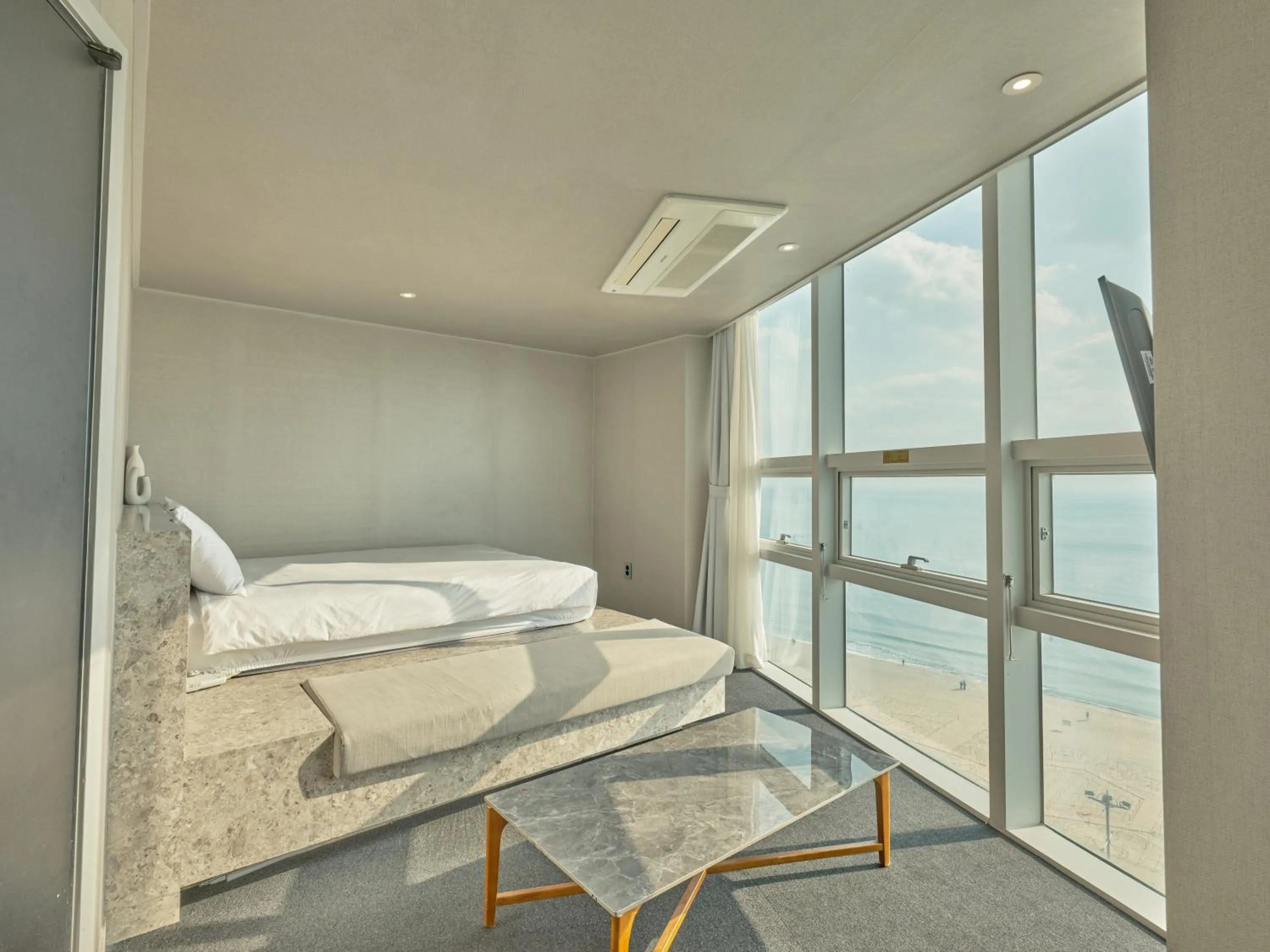 Bed in UH Suite The Haeundae