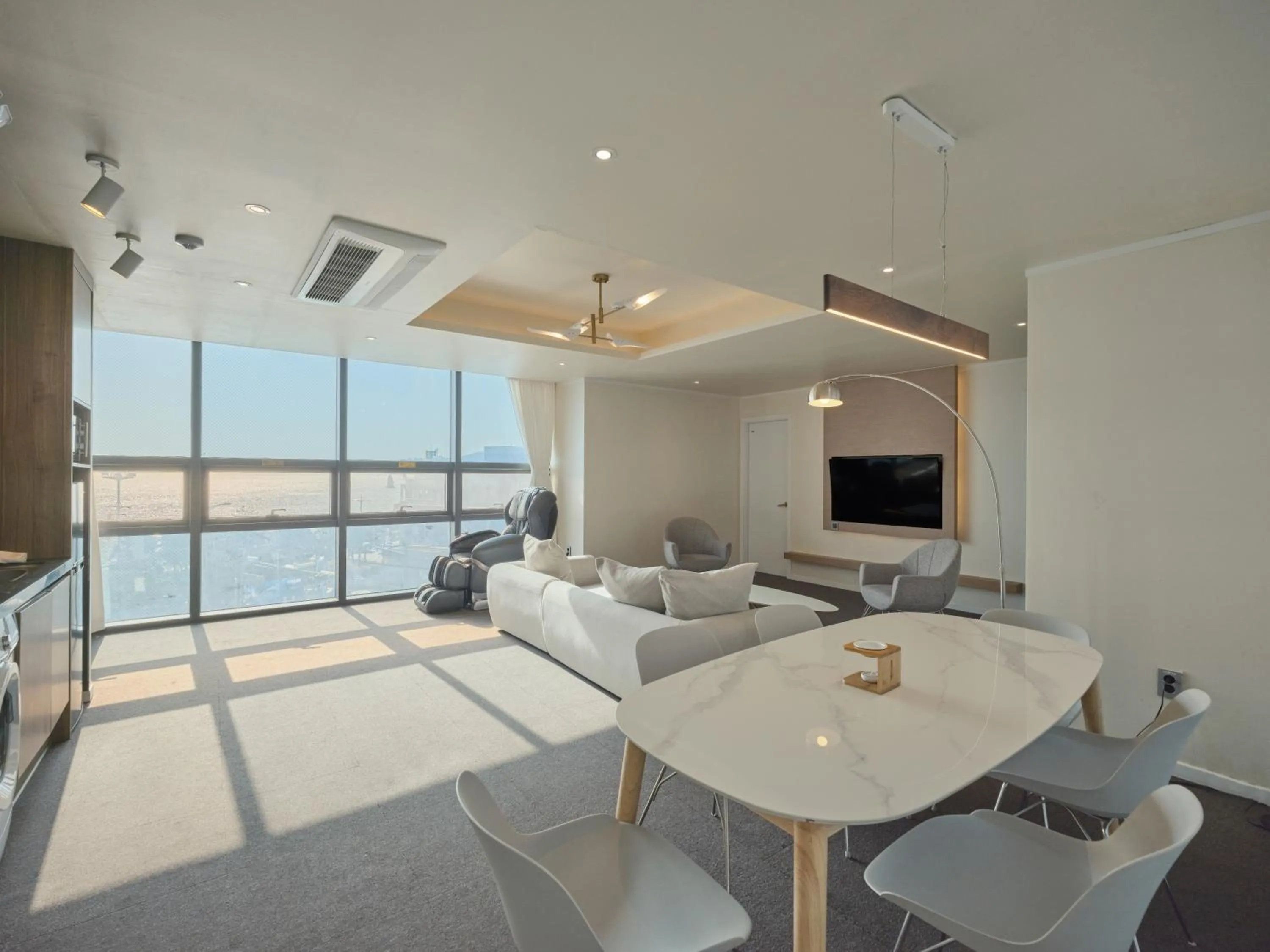 Living room in UH Suite The Haeundae