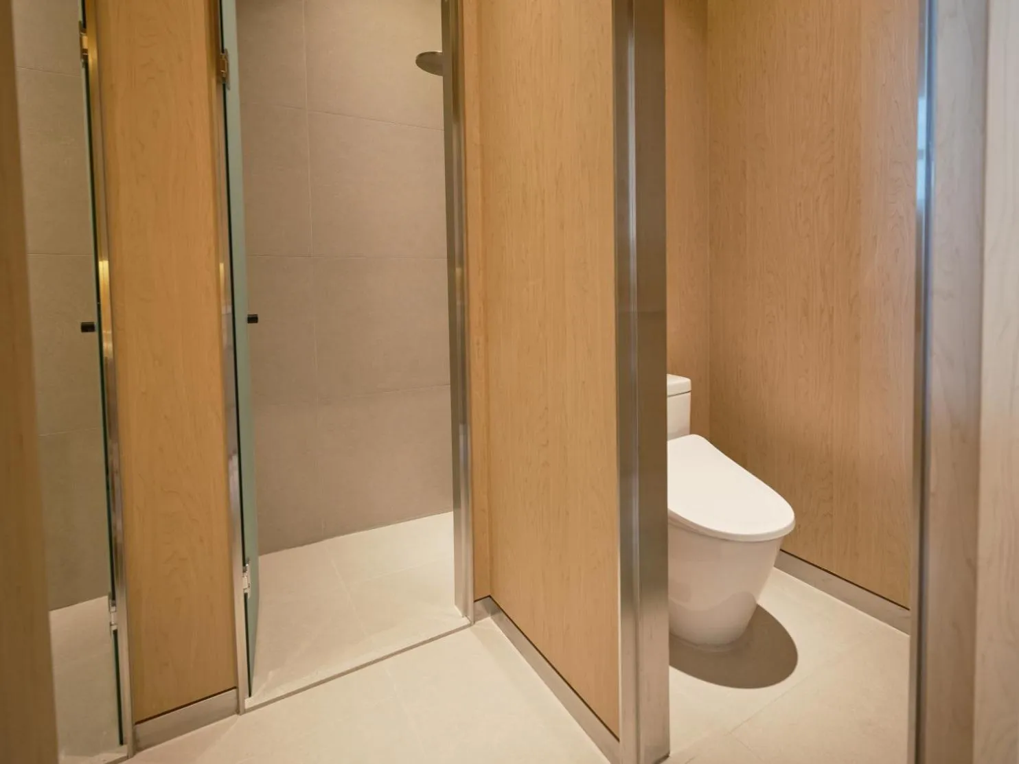 Shower in UH Suite The Haeundae