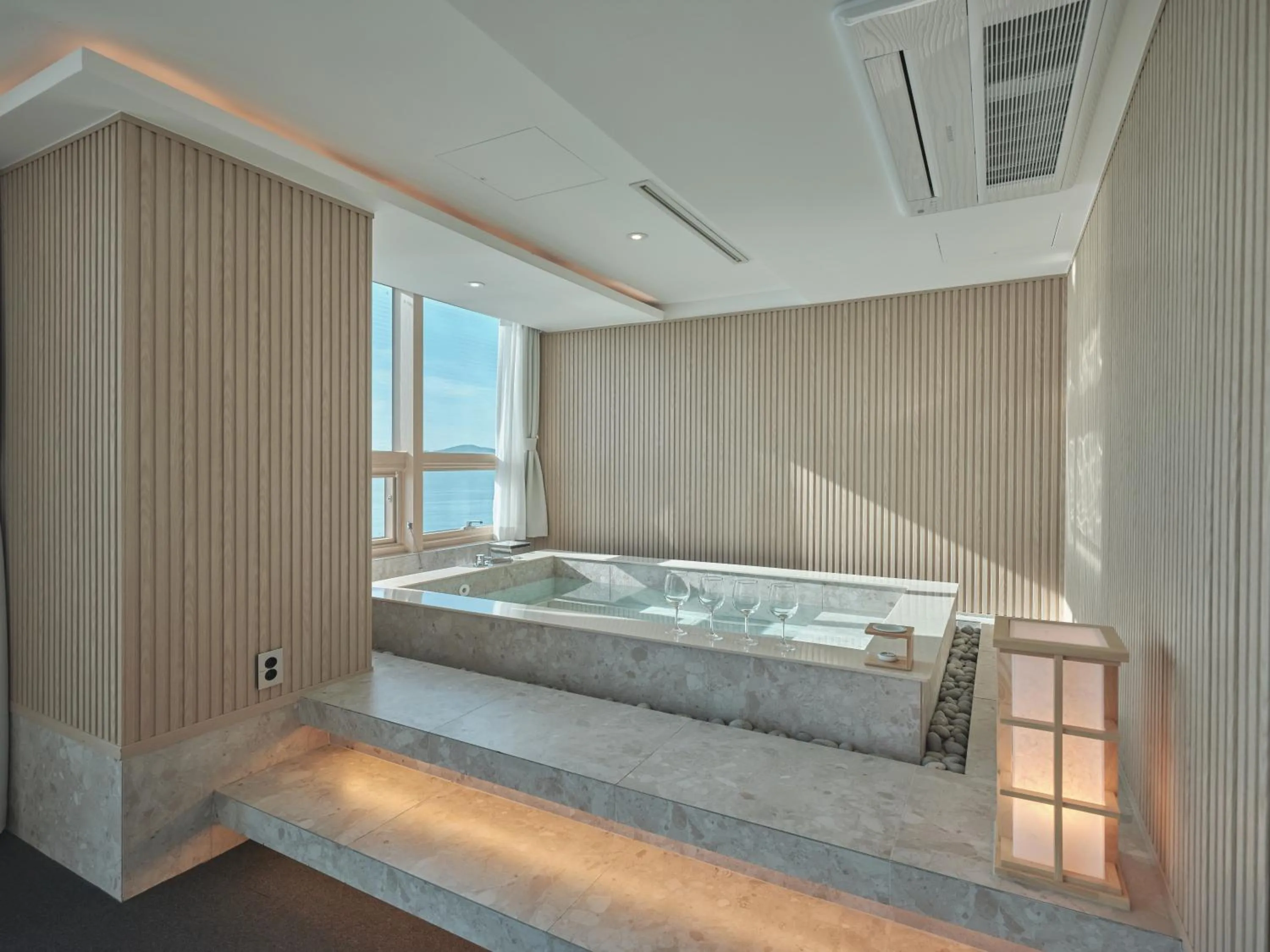 Spa and wellness centre/facilities in UH Suite The Haeundae