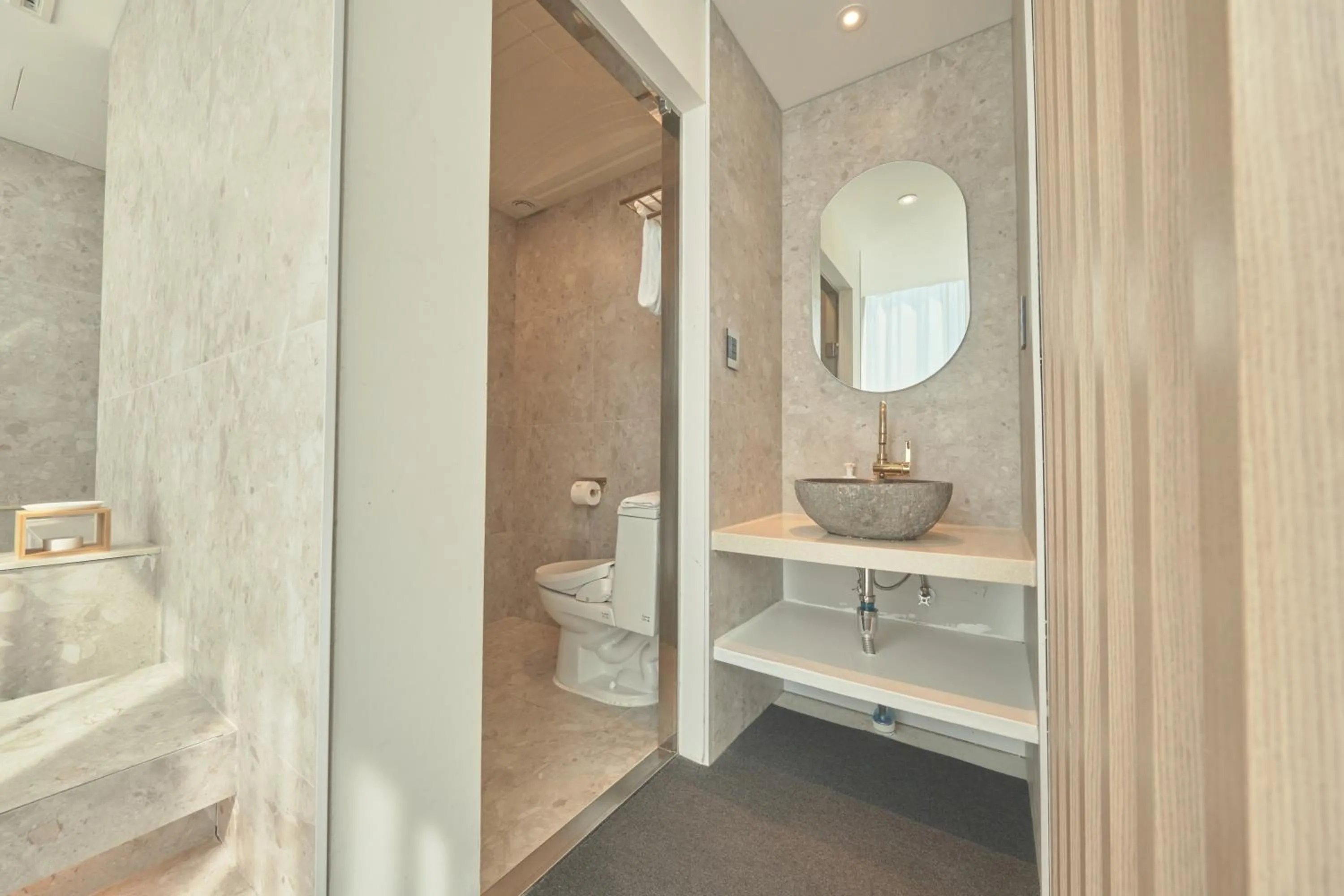 Toilet in UH Suite The Haeundae