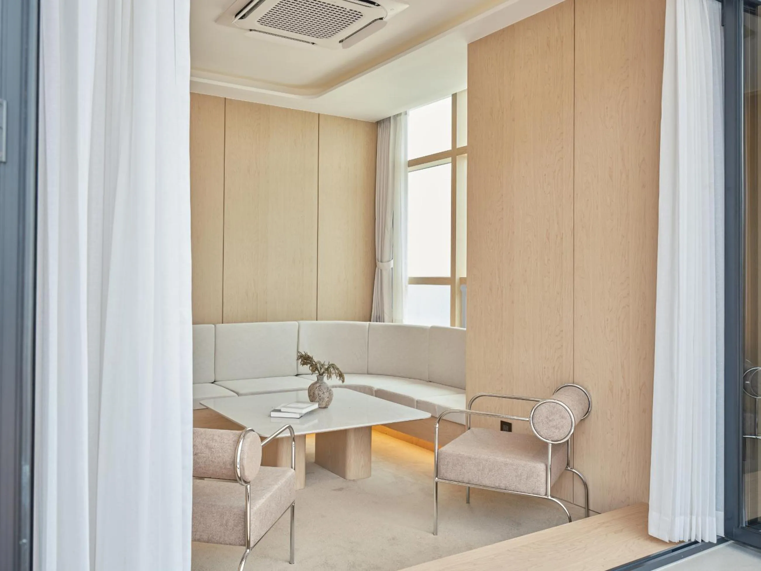 Living room in UH Suite The Haeundae