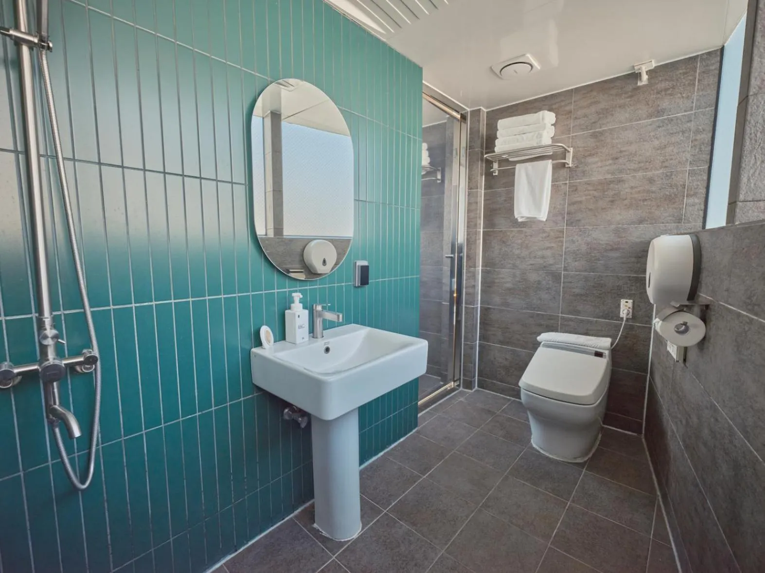 Toilet in UH Suite The Haeundae