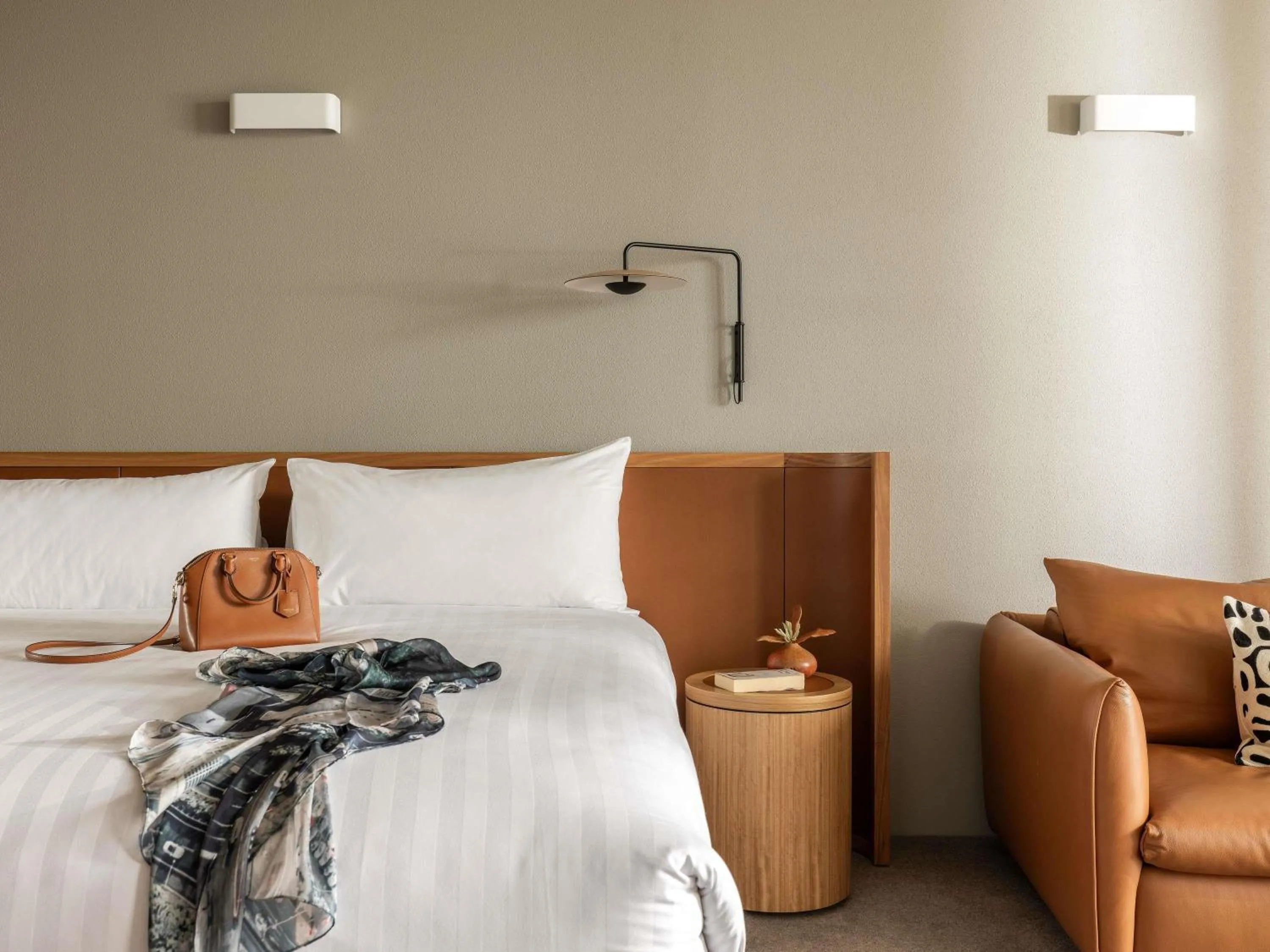 Bedroom, Bed in Wonil Hotel Perth - Handwritten Collection