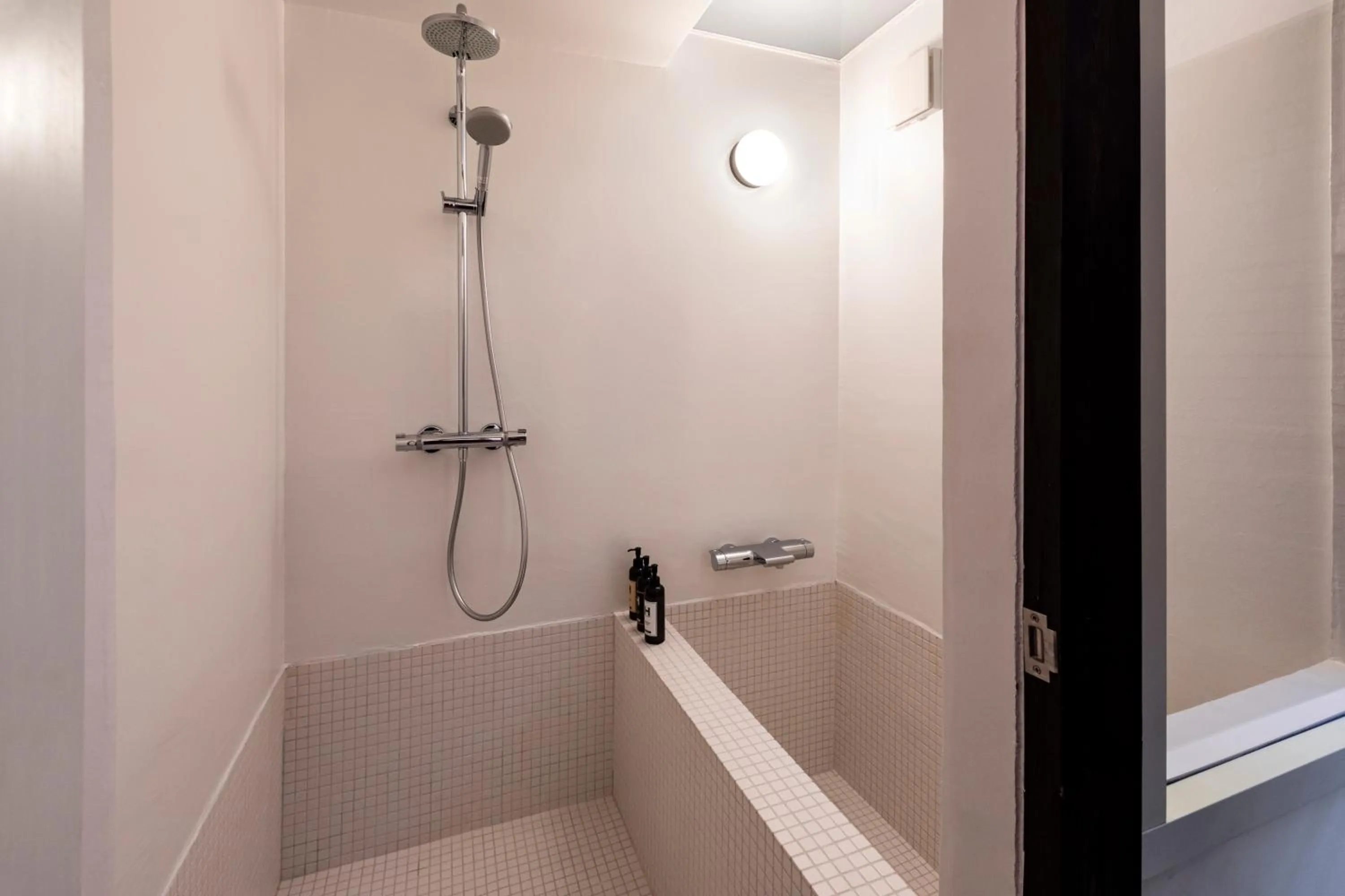 Shower in Rinn Shiki Juraku