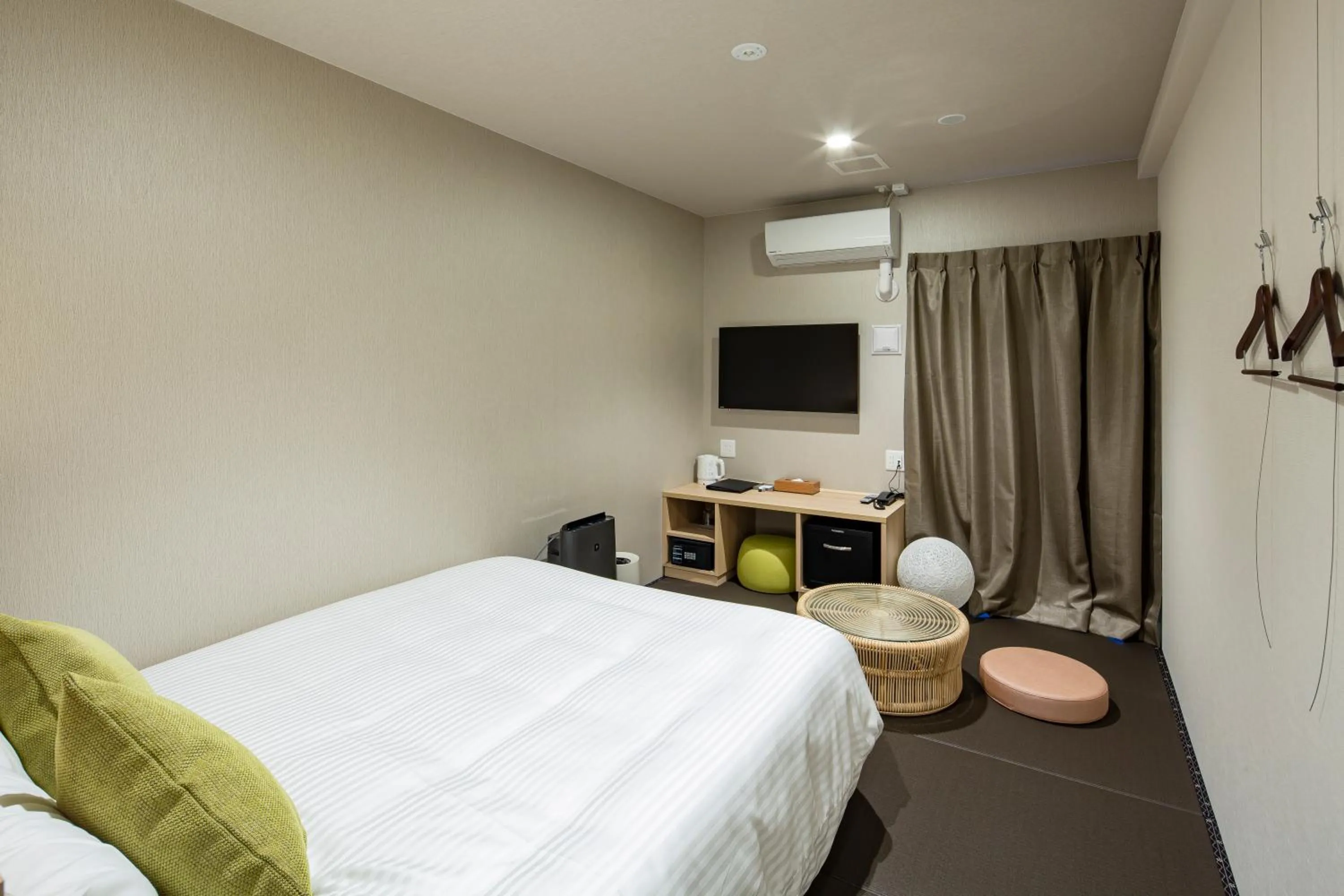 Photo of the whole room, Bed in Hotel Reference Tenjin III