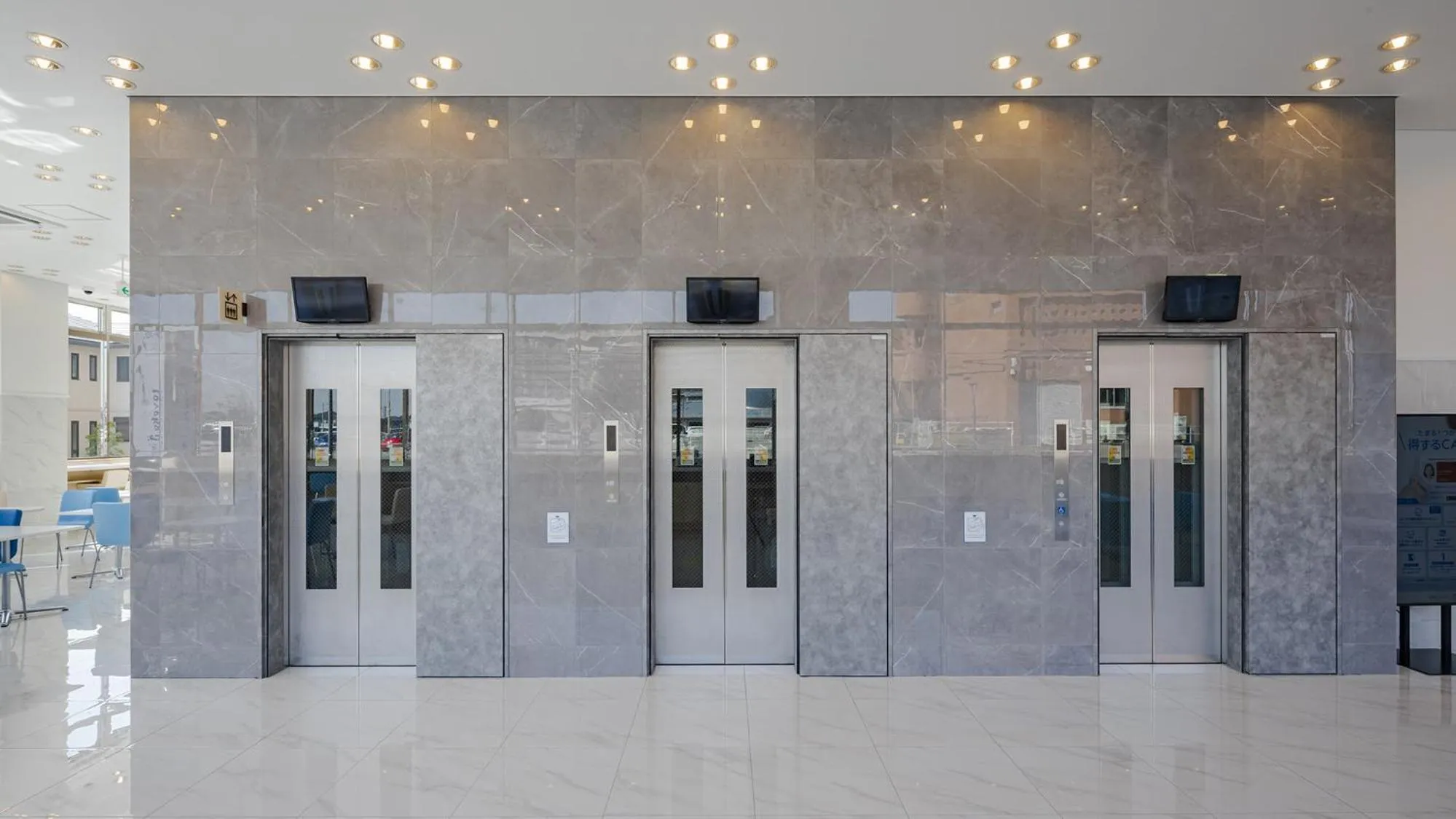 elevator in Toyoko Inn Imba Nihon-idai Ekimae