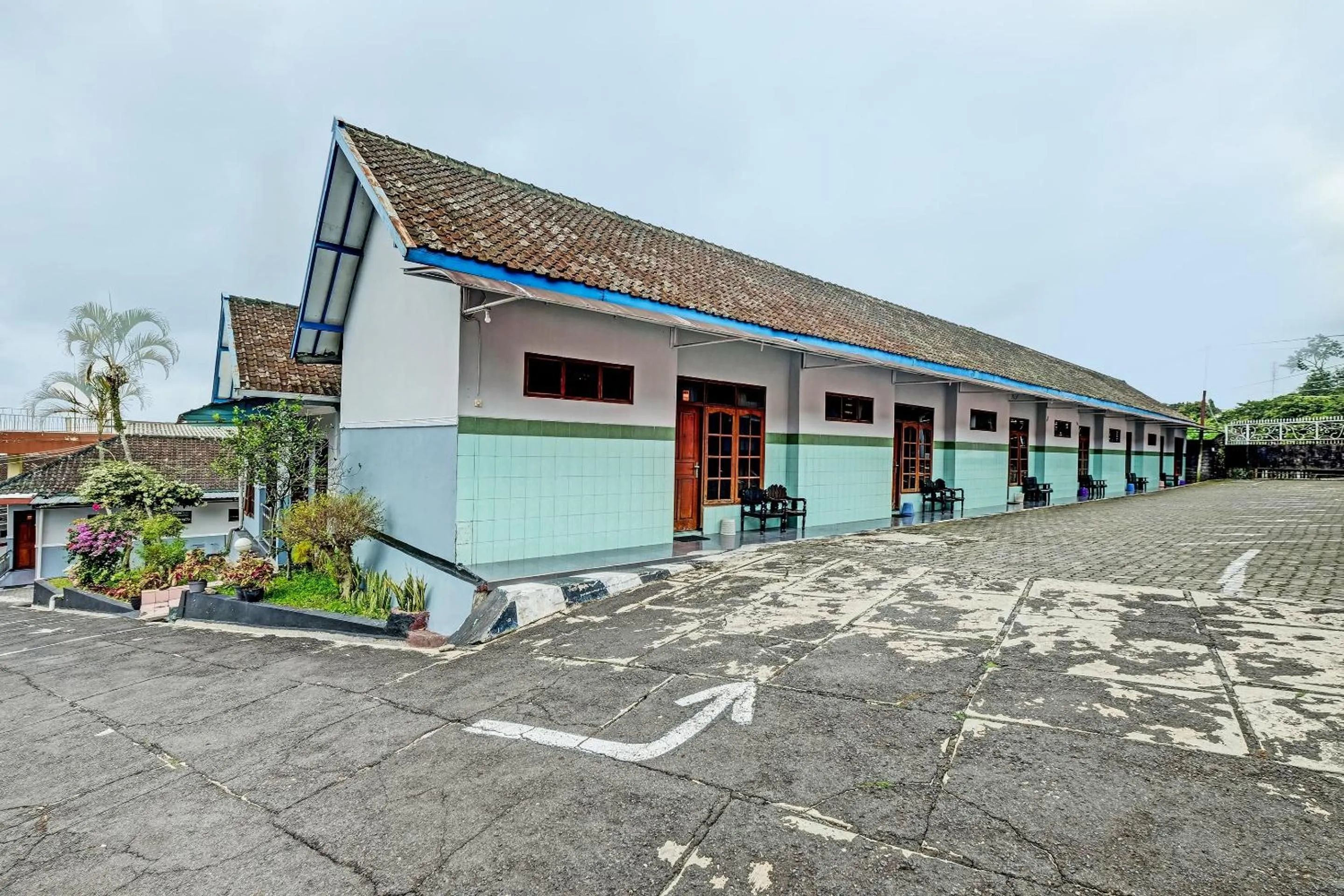 Facade/entrance in Hotel O Citra Dewi 2