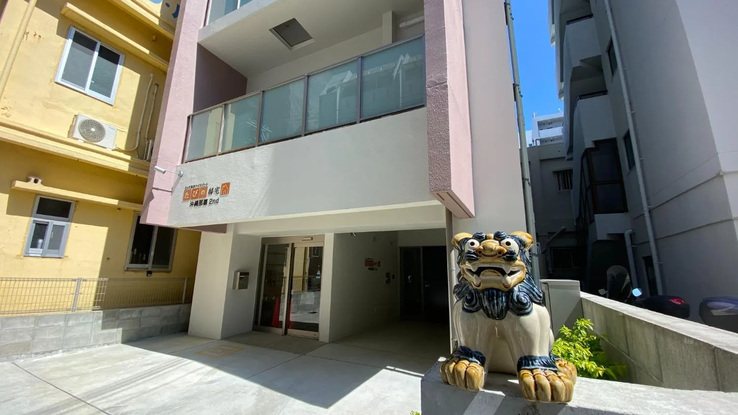 Property building in Tabinoteitaku Okinawa Naha 2nd