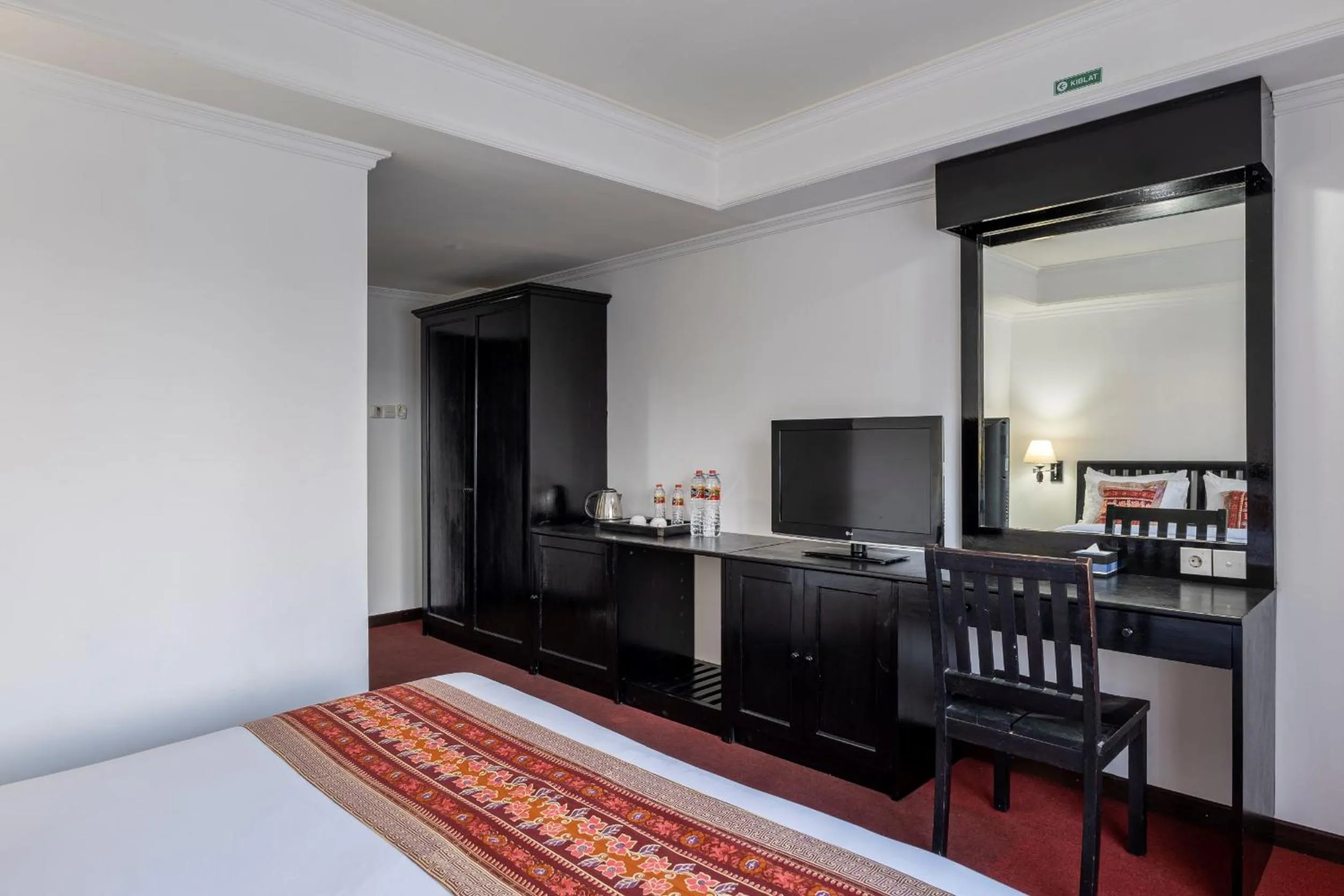 Bed in Jimbarwana Hotel