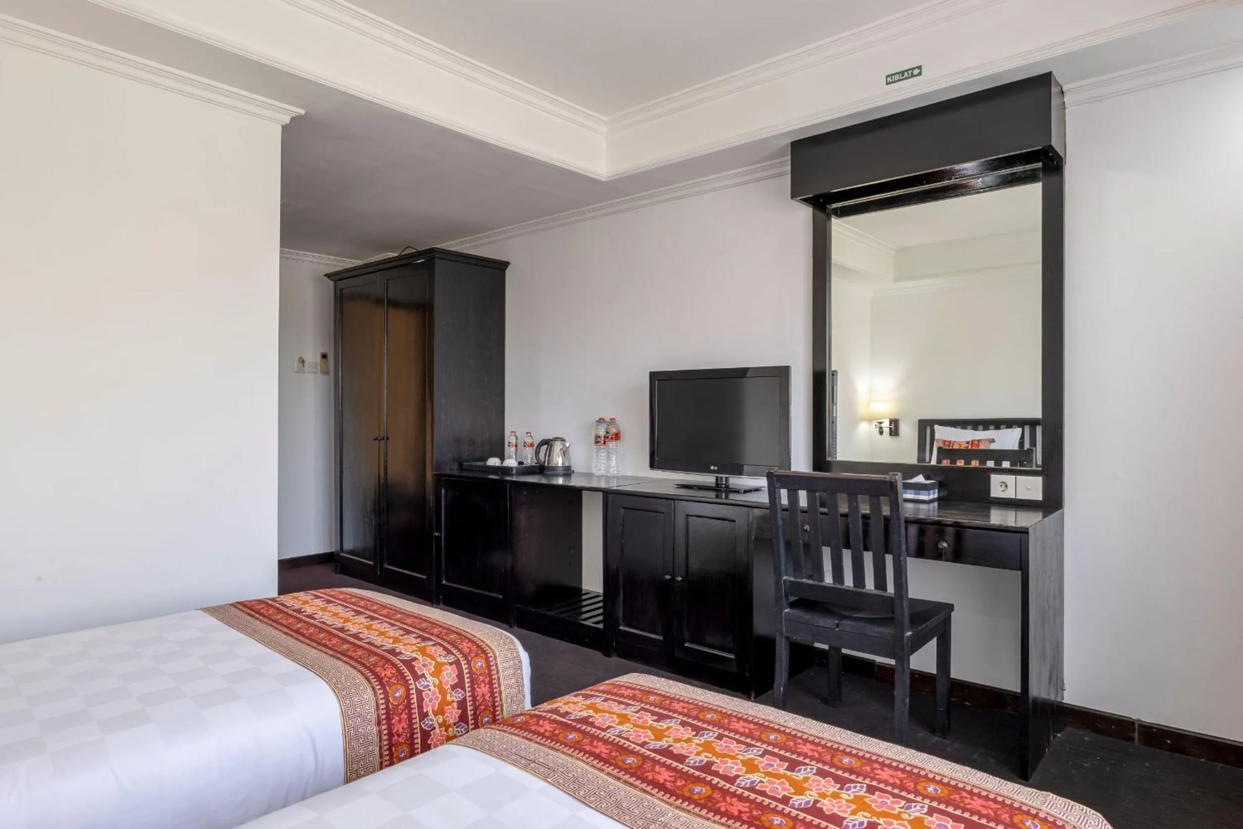 Bed in Jimbarwana Hotel