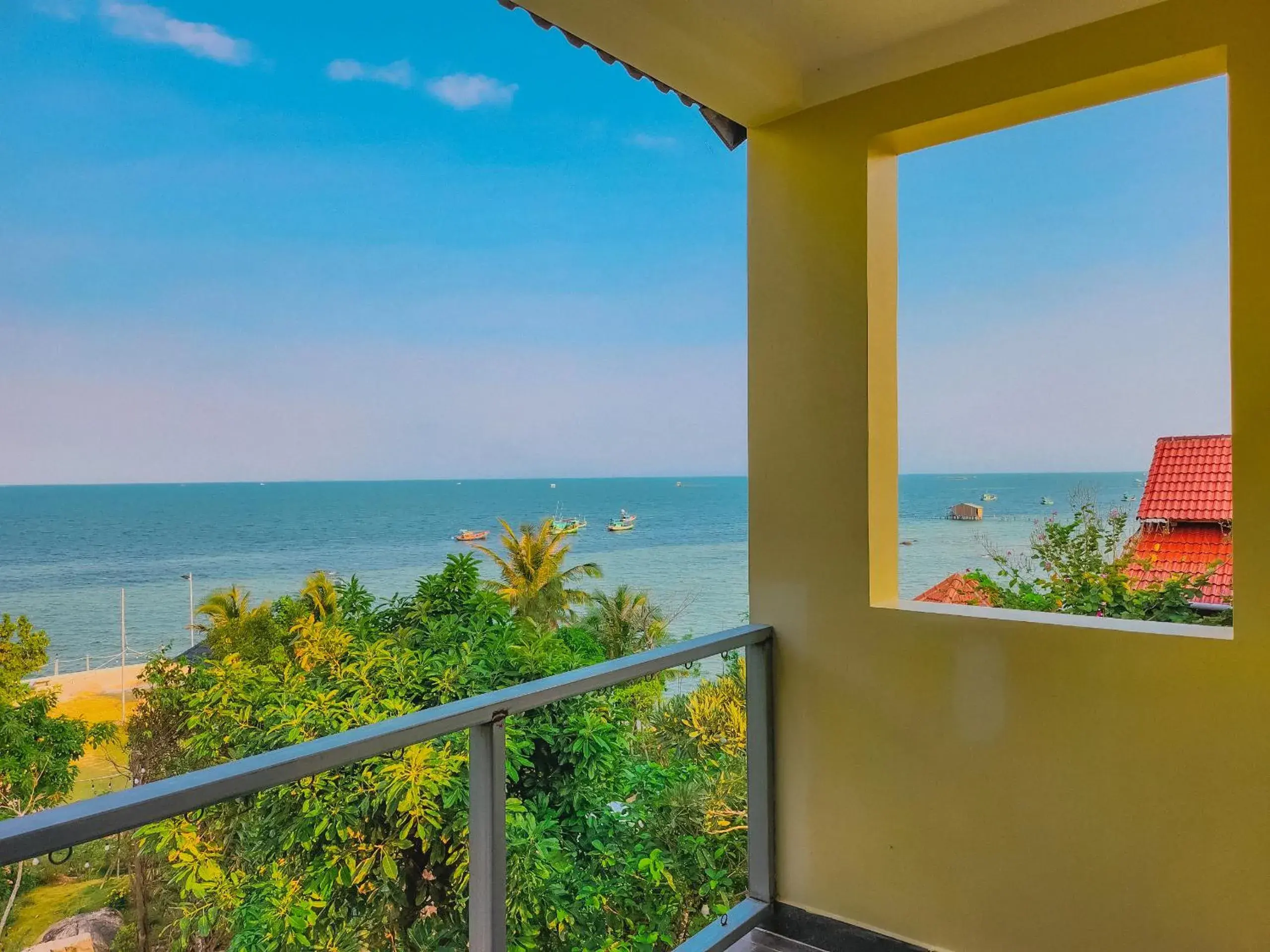 Deluxe Double Room with Sea View in Voyage Phu Quoc Beach Resort Deluxe Double Room with Sea View in Voyage Phu Quoc Beach Resort