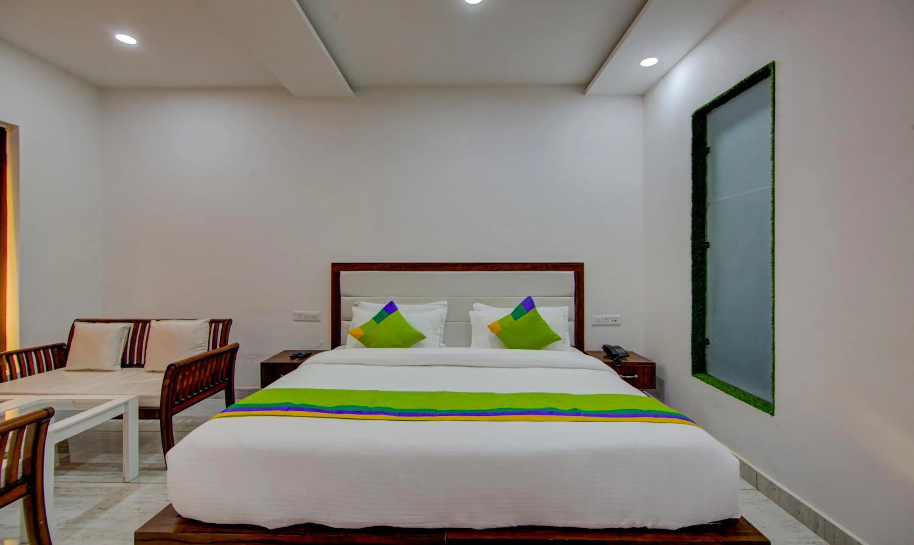 Bedroom, Bed in Treebo Down Town, Dalhousie