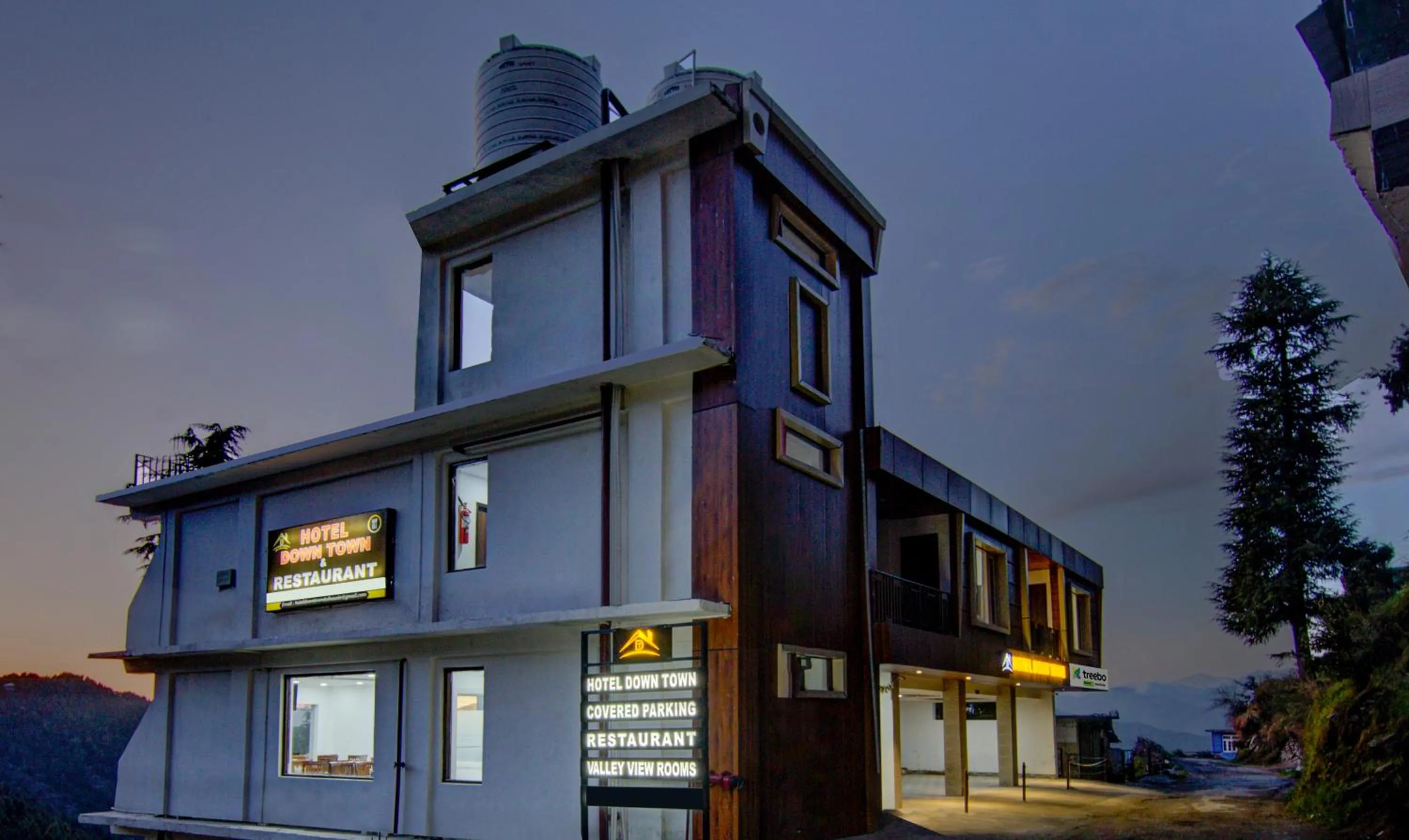 Facade/entrance in Treebo Down Town, Dalhousie