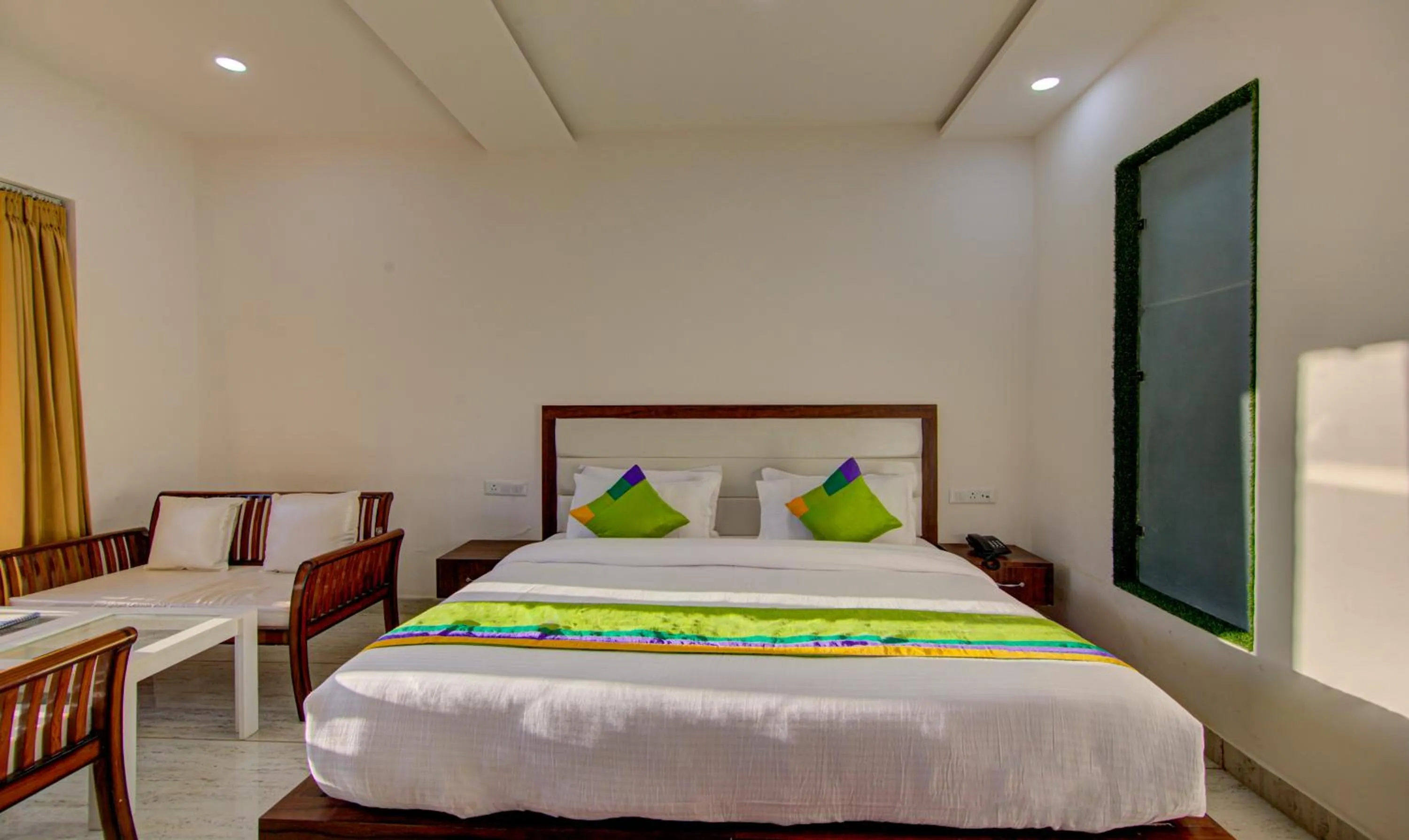 Bedroom, Bed in Treebo Down Town, Dalhousie