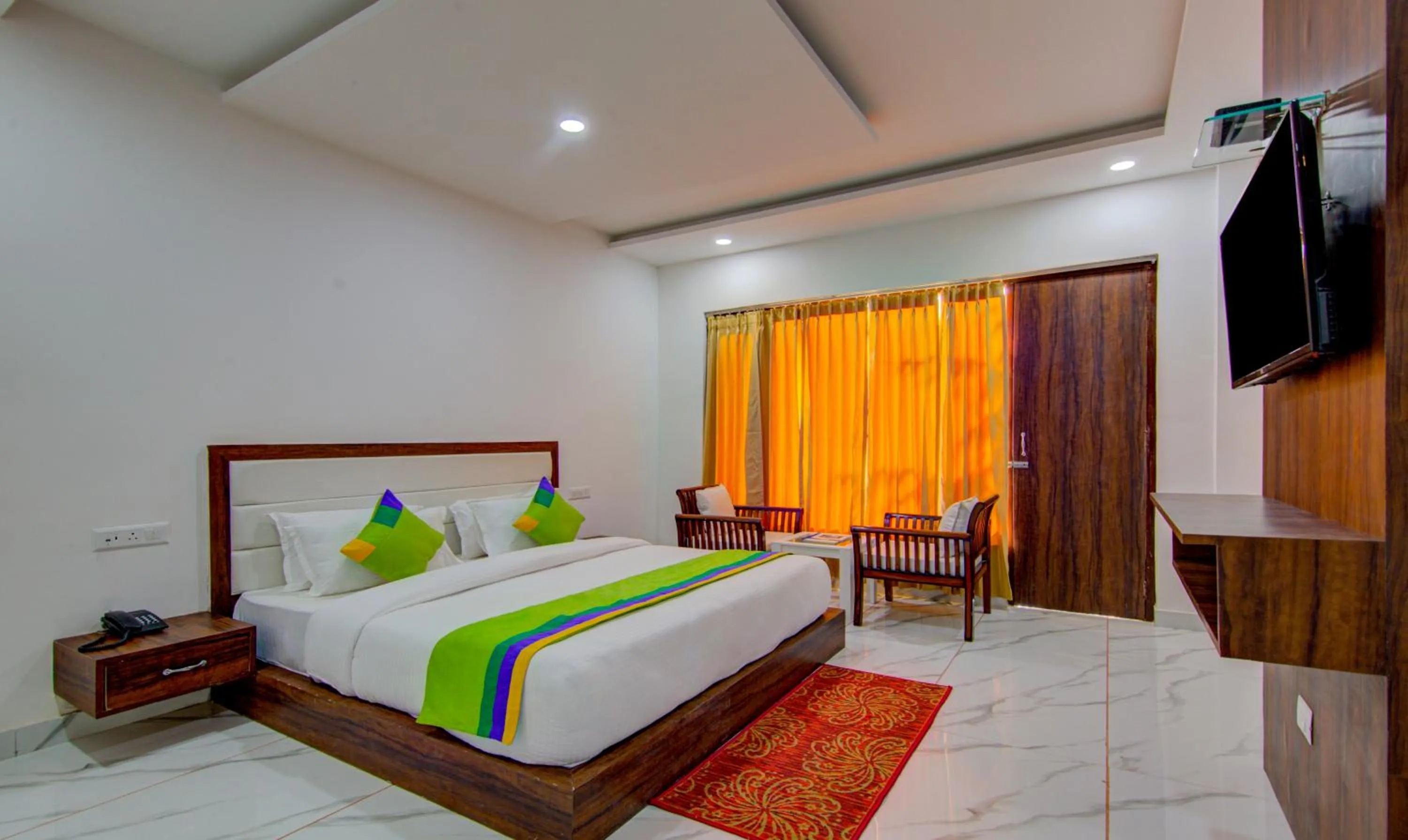 Bedroom, Bed in Treebo Down Town, Dalhousie