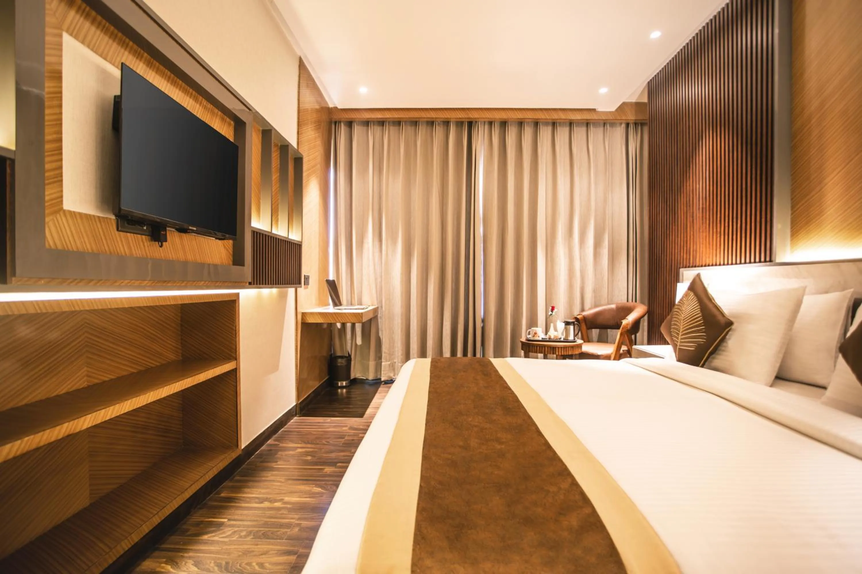 Bedroom, Bed in Amritara Kirpa, Amritsar