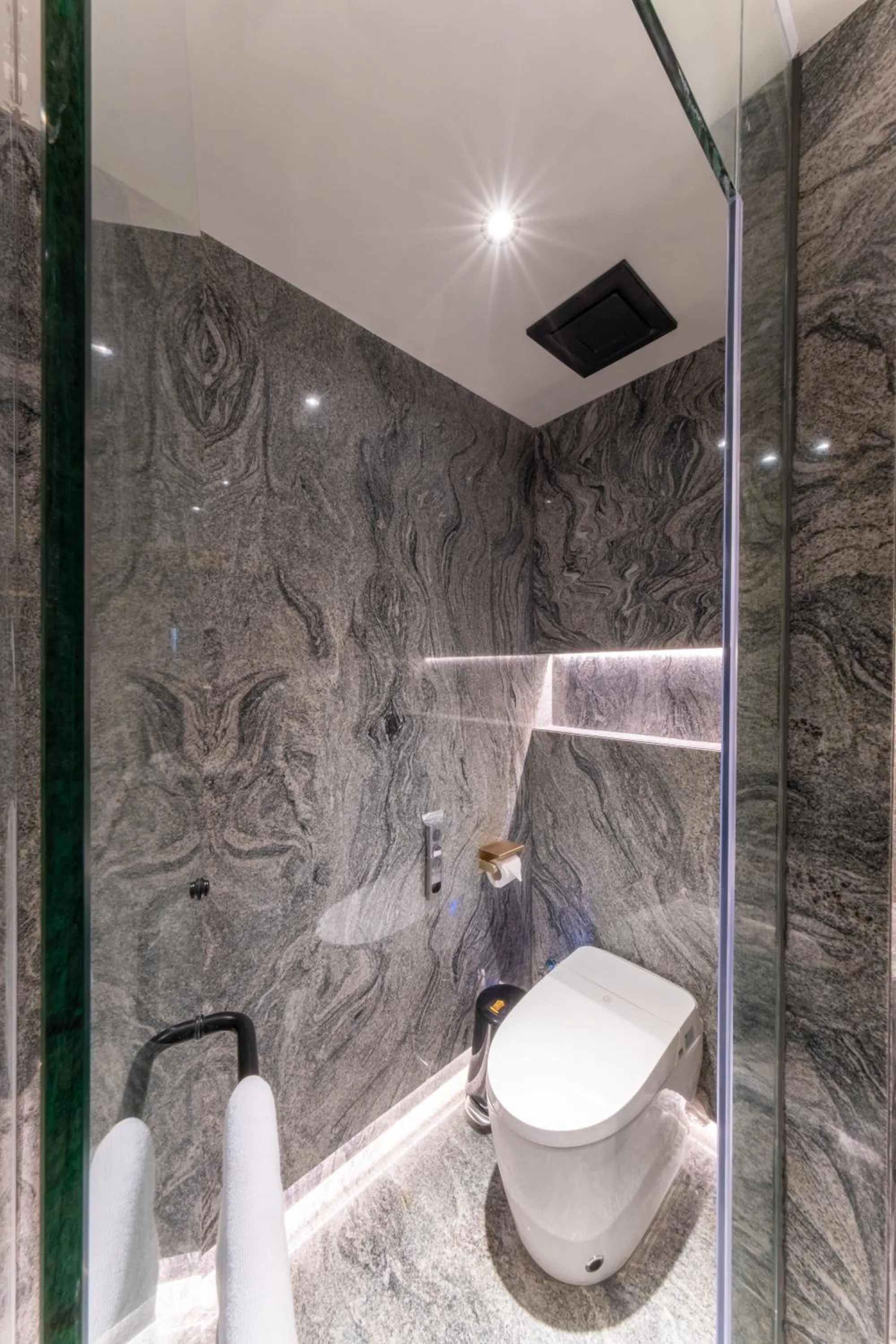 Bathroom in Pentacity Hotel Balikpapan