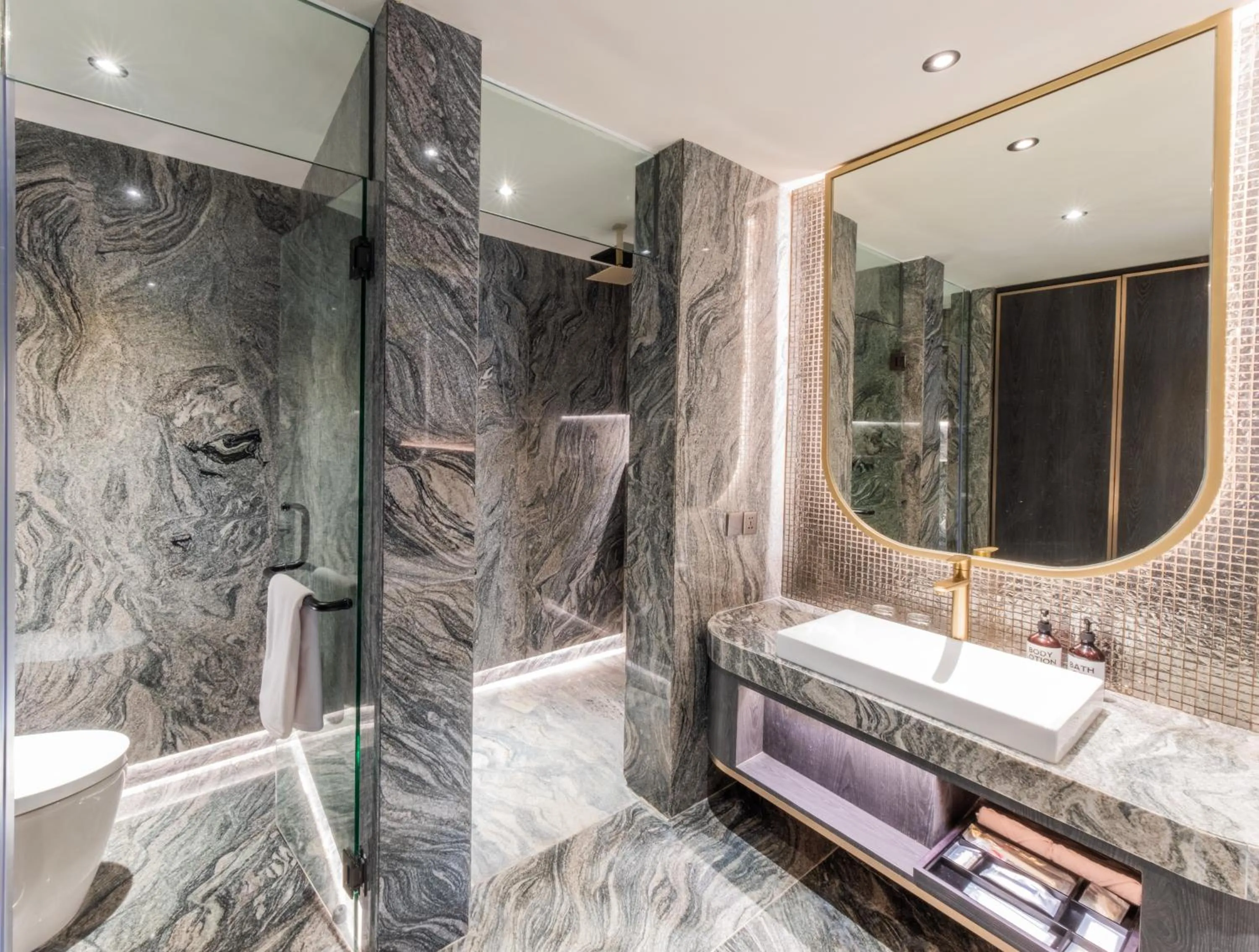 Bathroom in Pentacity Hotel Balikpapan