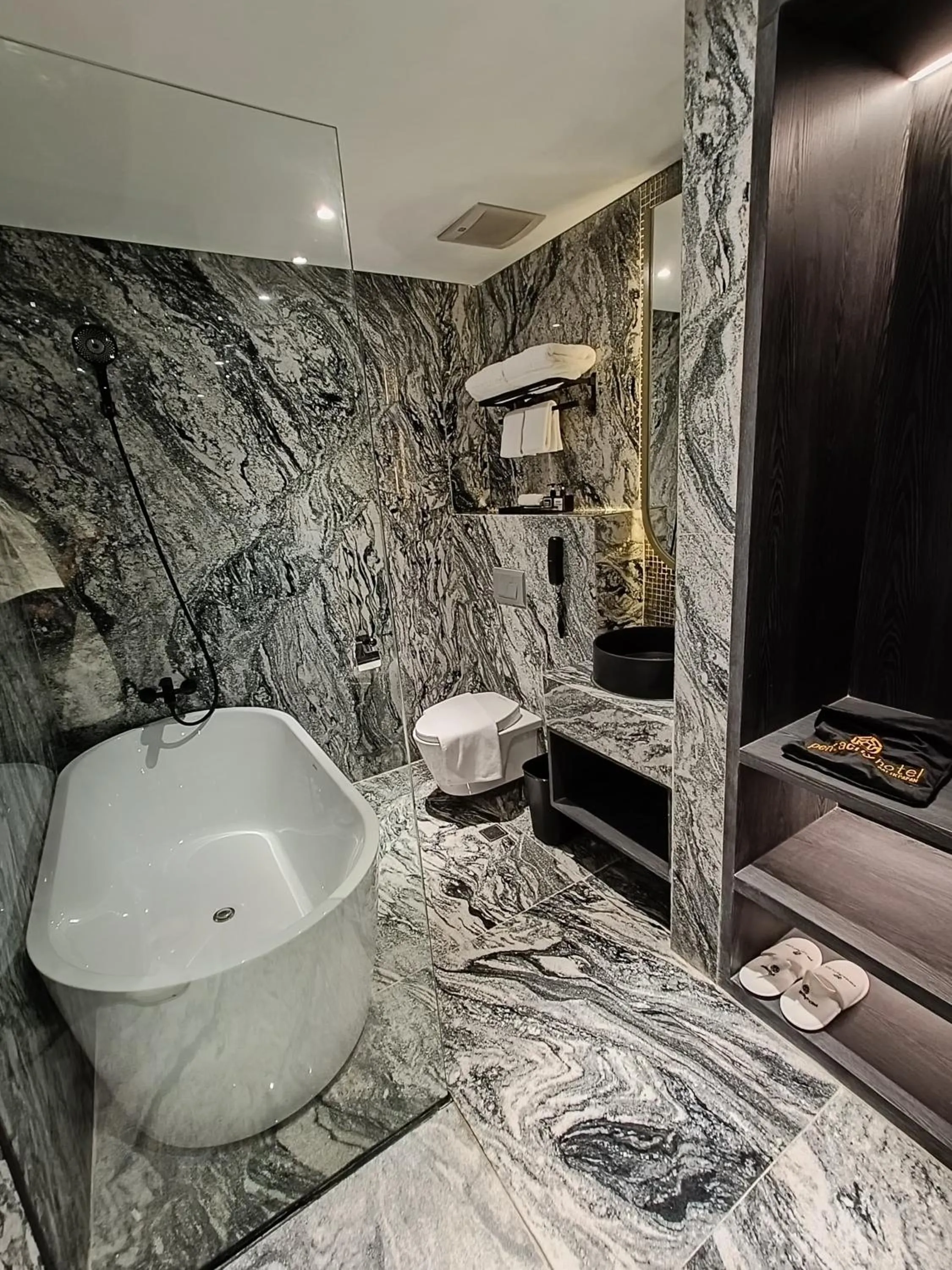 Bathroom in Pentacity Hotel Balikpapan