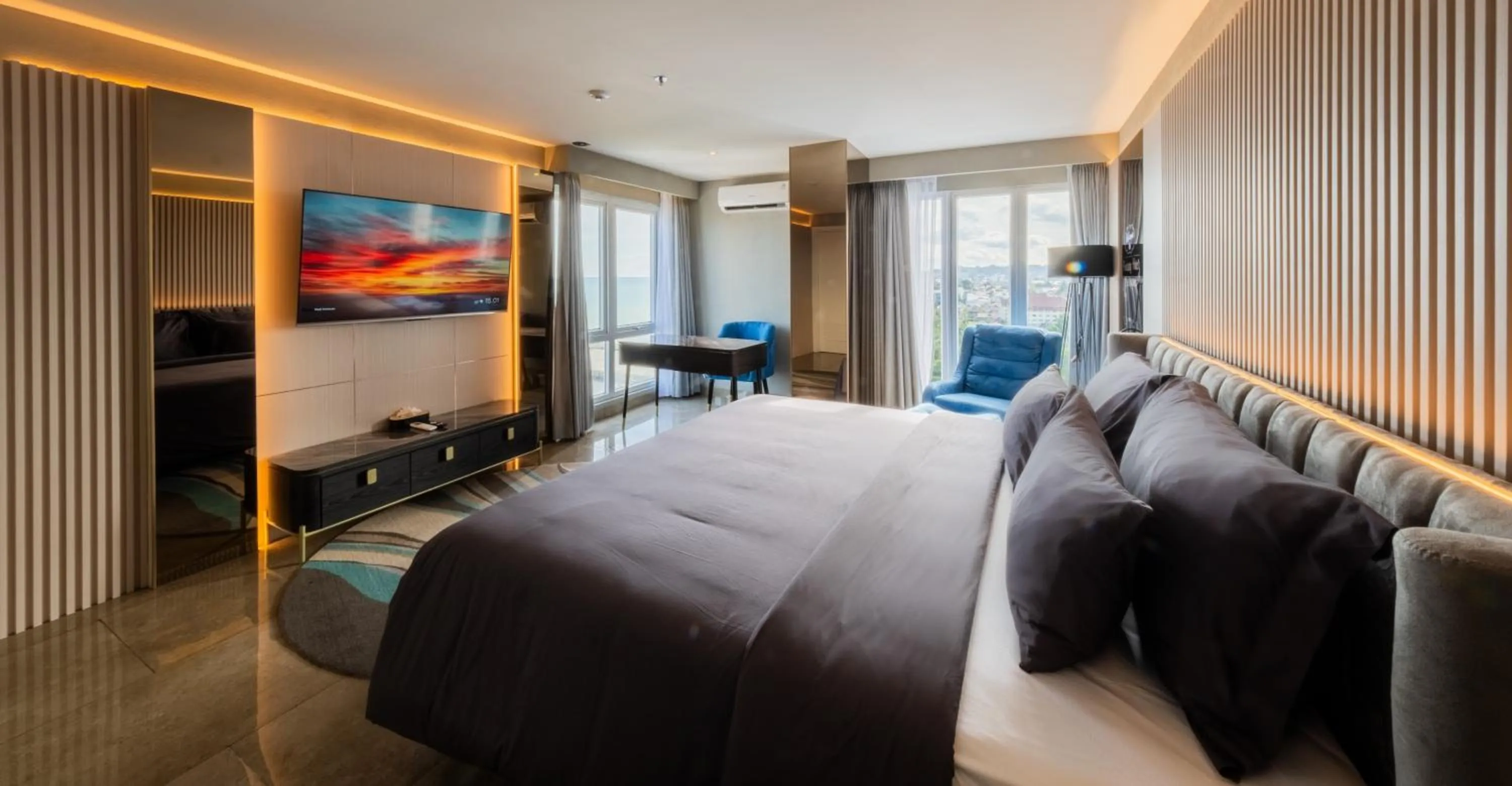 TV and multimedia in Pentacity Hotel Balikpapan