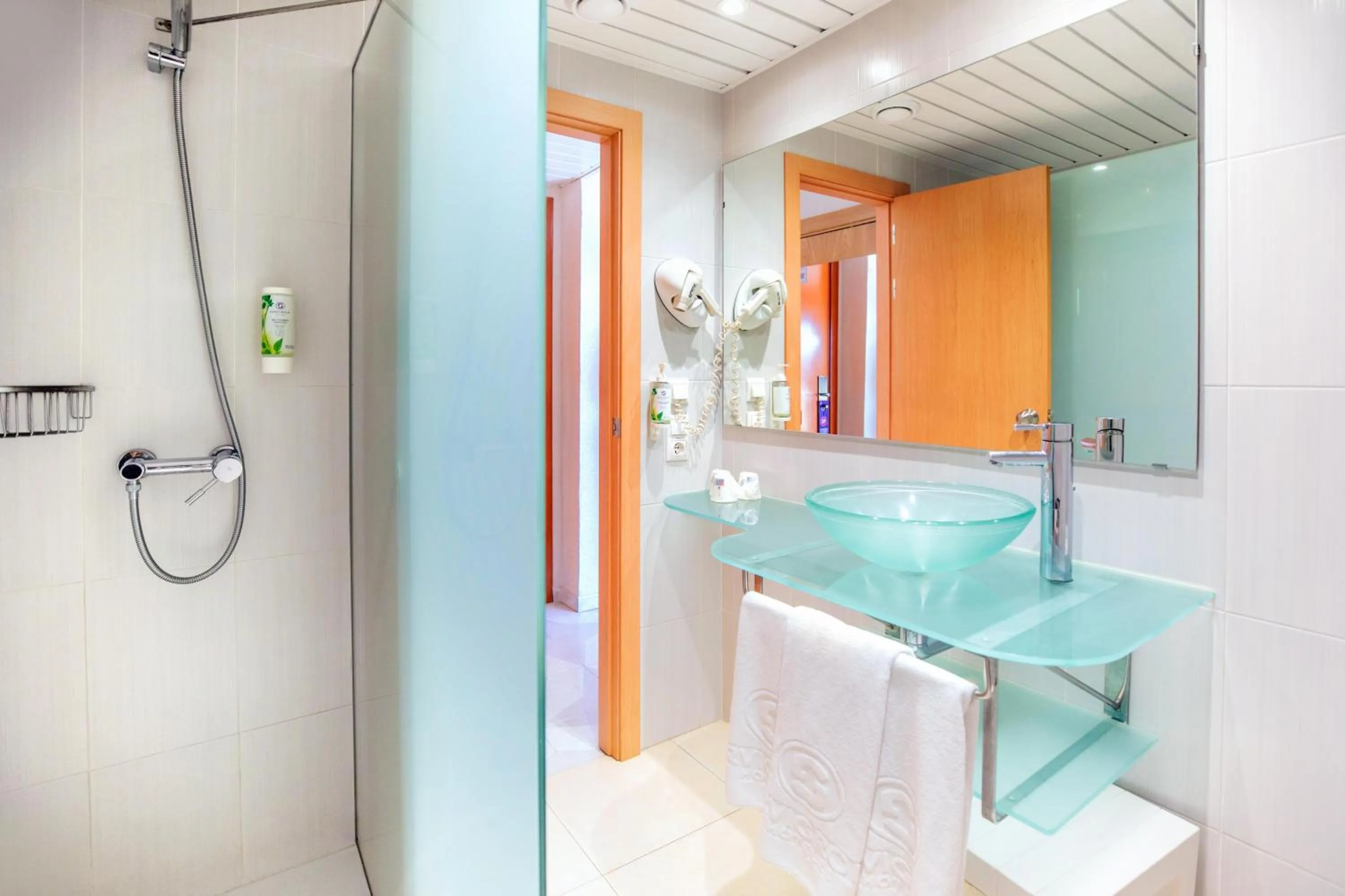 Bathroom in Hotel Servigroup Pueblo Benidorm