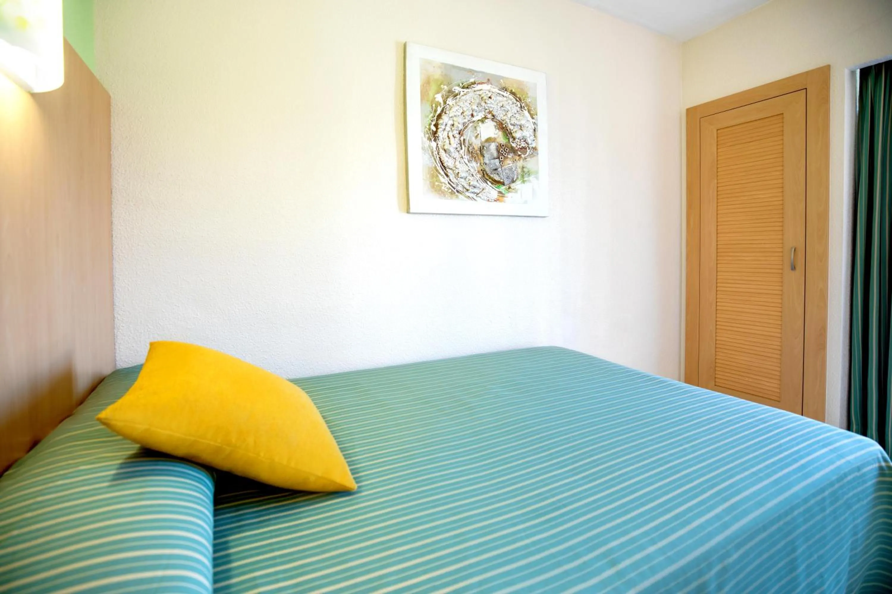 Photo of the whole room, Bed in Hotel Servigroup Pueblo Benidorm