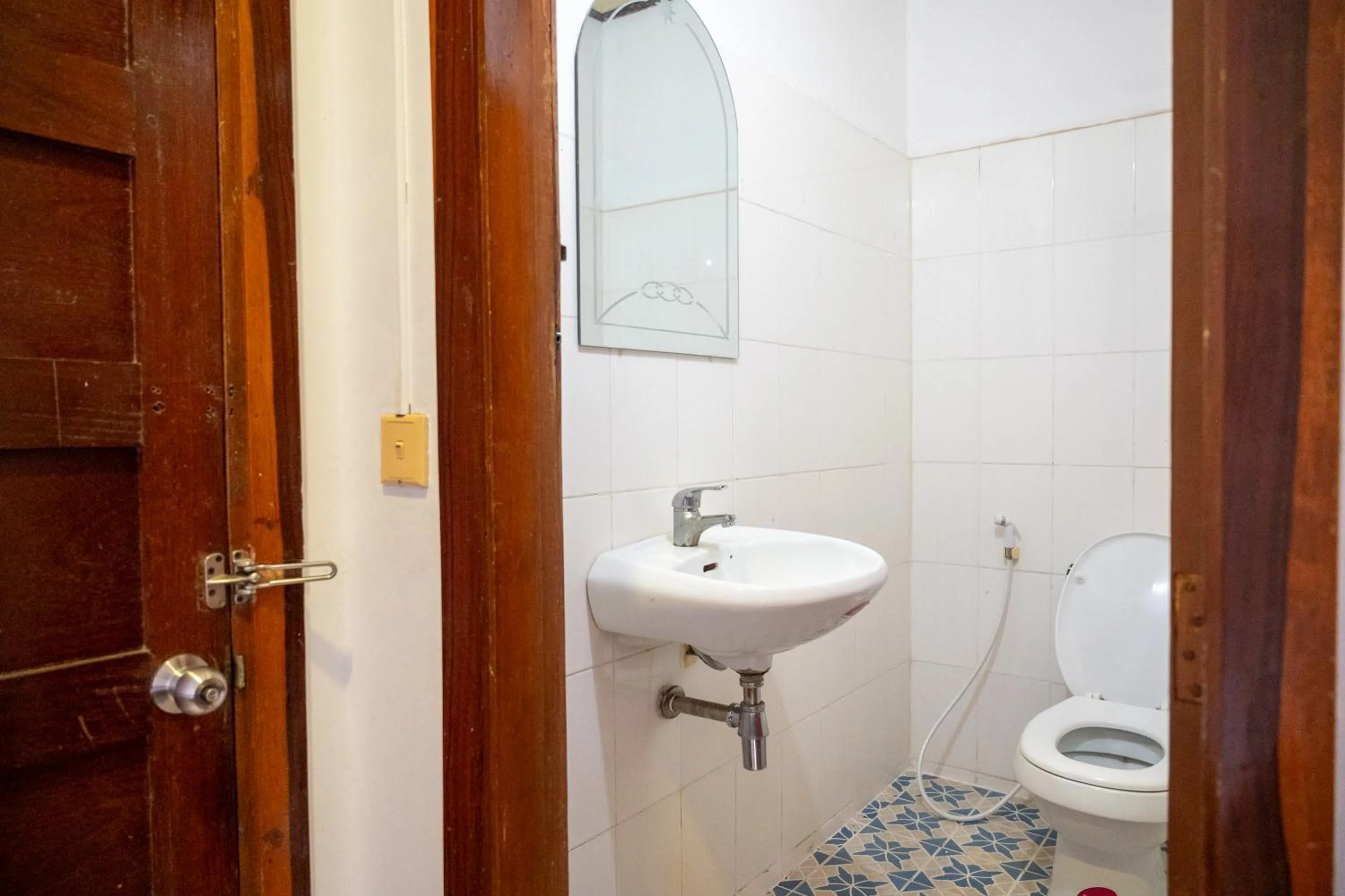 Shower in Makers Guesthouse