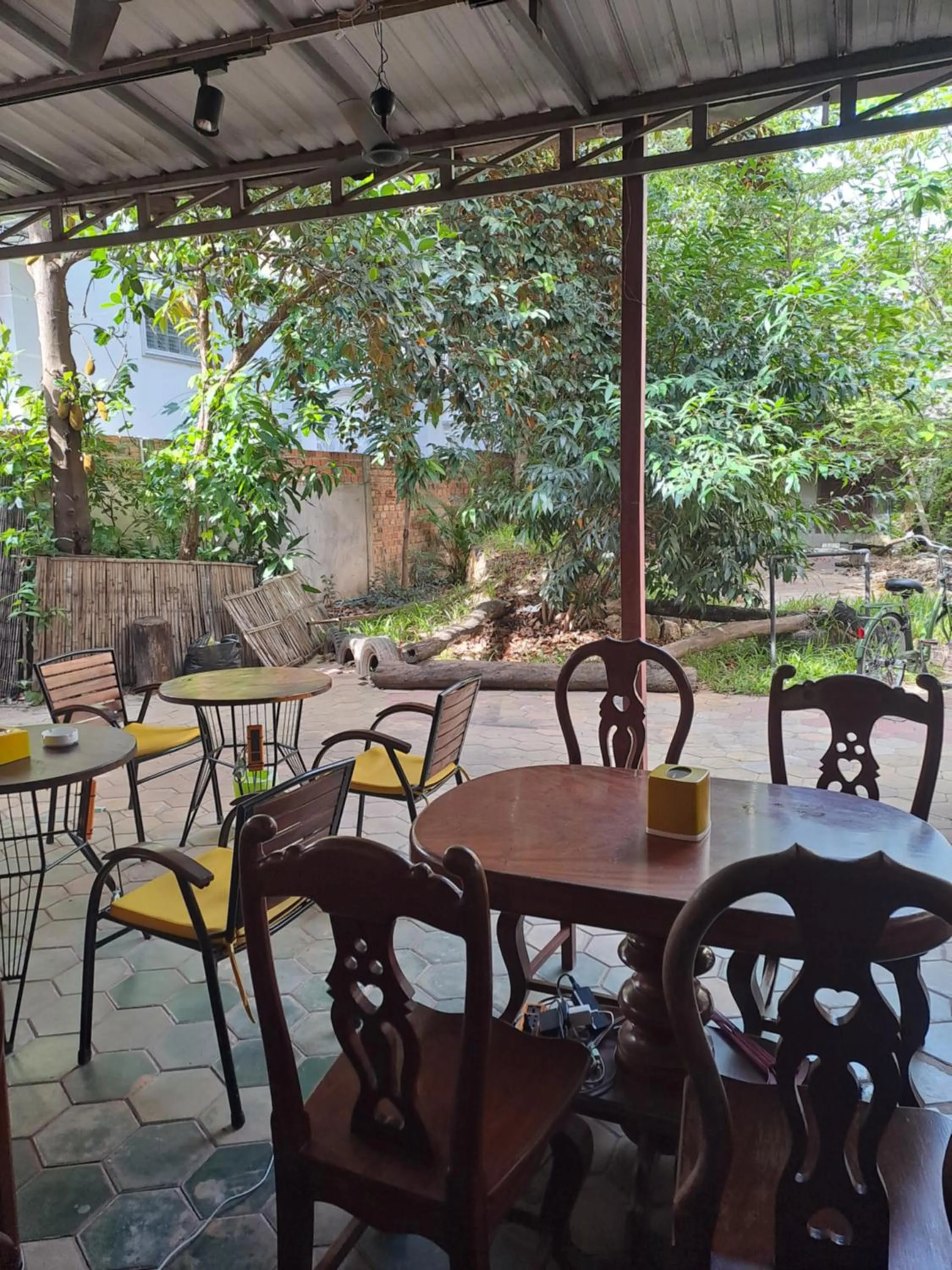 Restaurant/places to eat in Makers Guesthouse