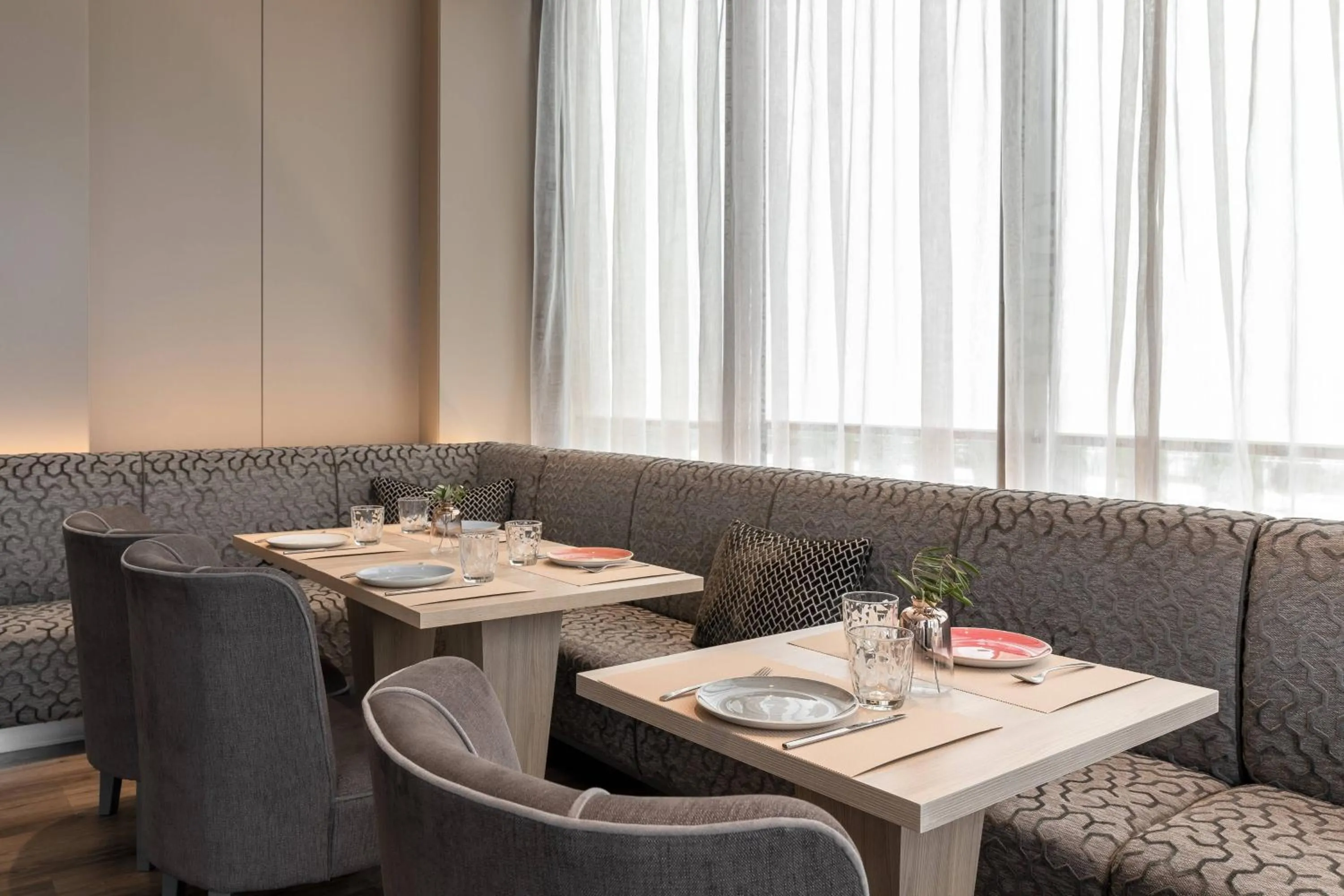 Lounge or bar in AC Hotel La Finca by Marriott