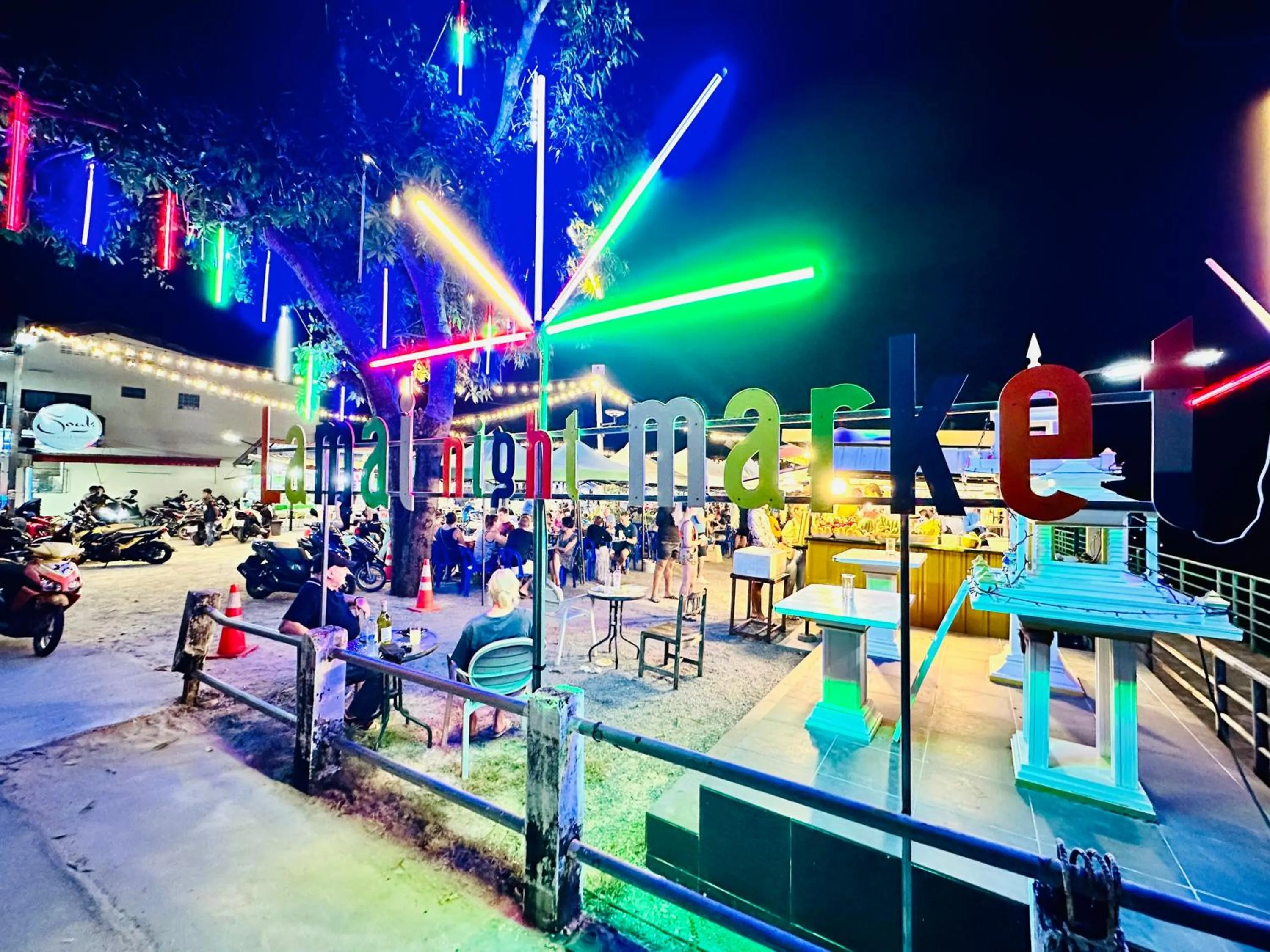 Restaurant/places to eat in Zibá Home Suites