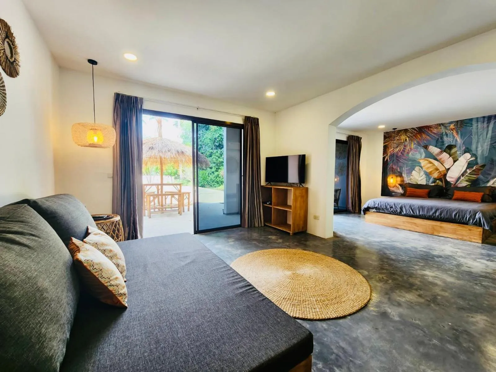 Communal lounge/ TV room, Bed in Zibá Home Suites