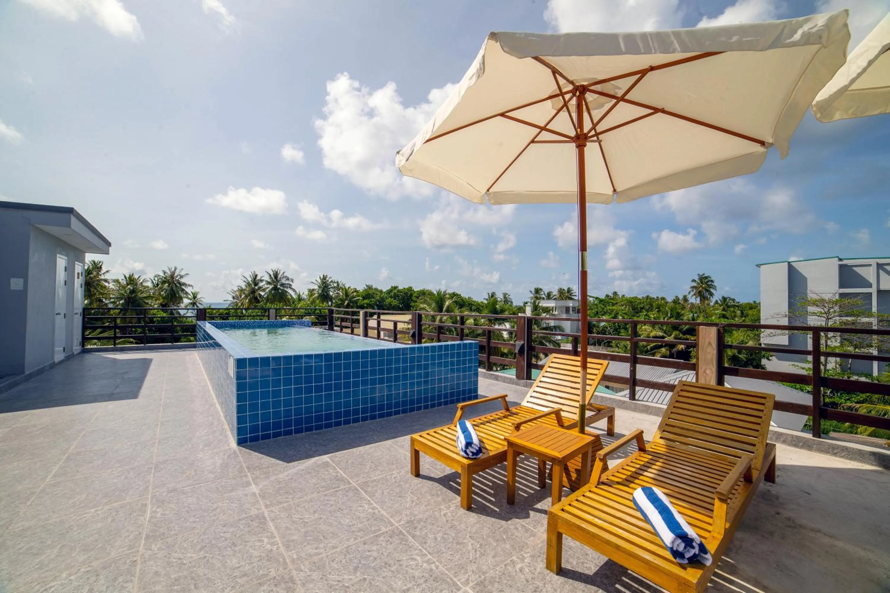 Swimming pool in Dhiguveli Breeze