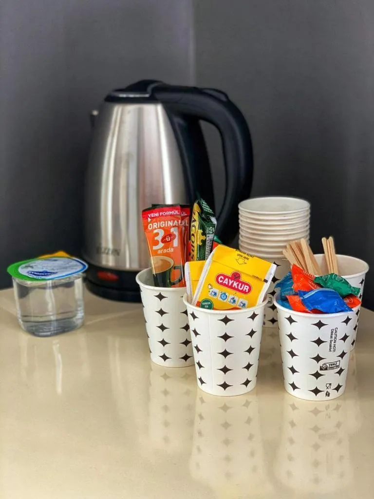 Coffee/tea facilities in CAMELLİA SUİT HOTEL