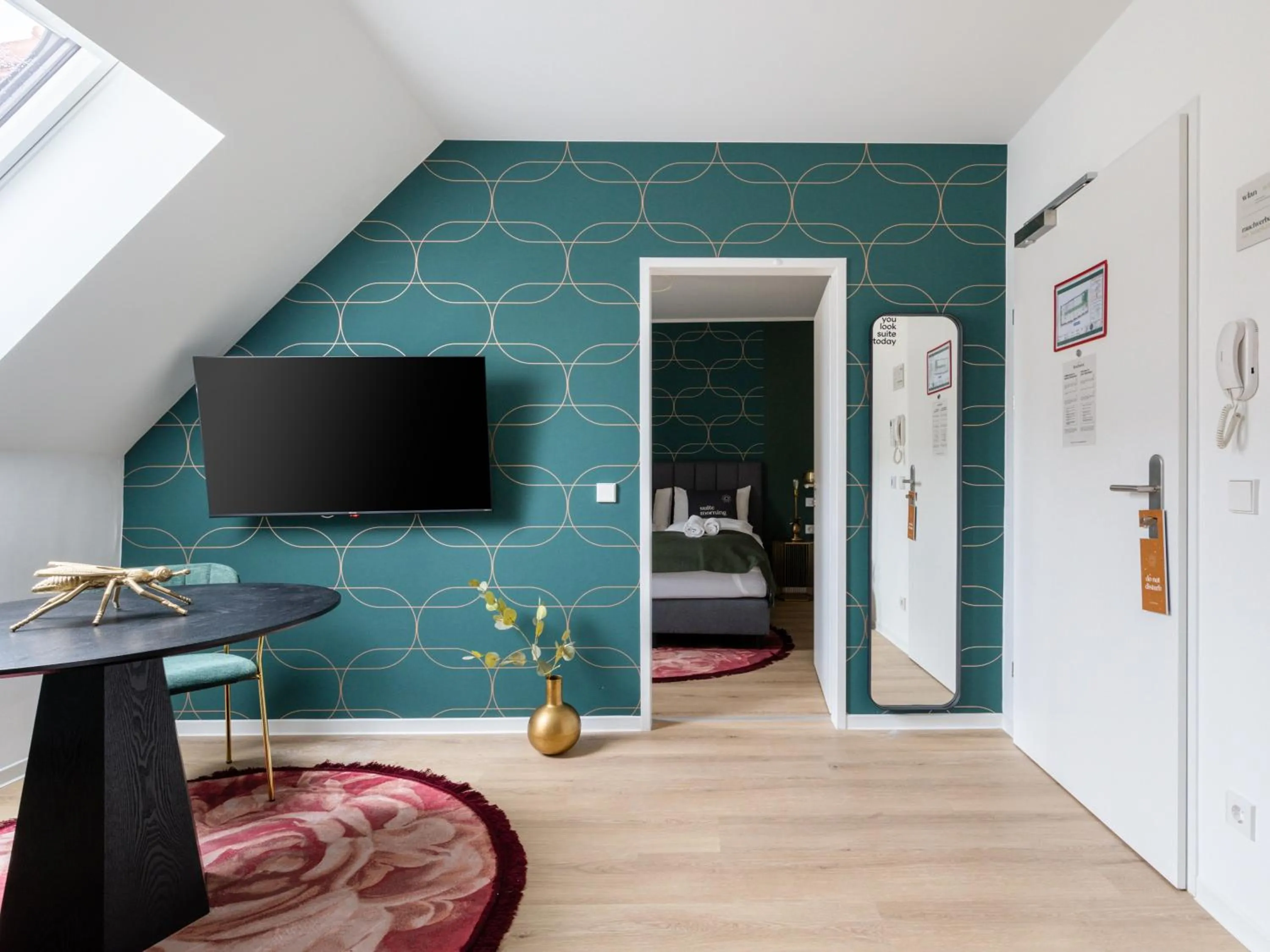 TV and multimedia in Limehome Klagenfurt Goessgasse