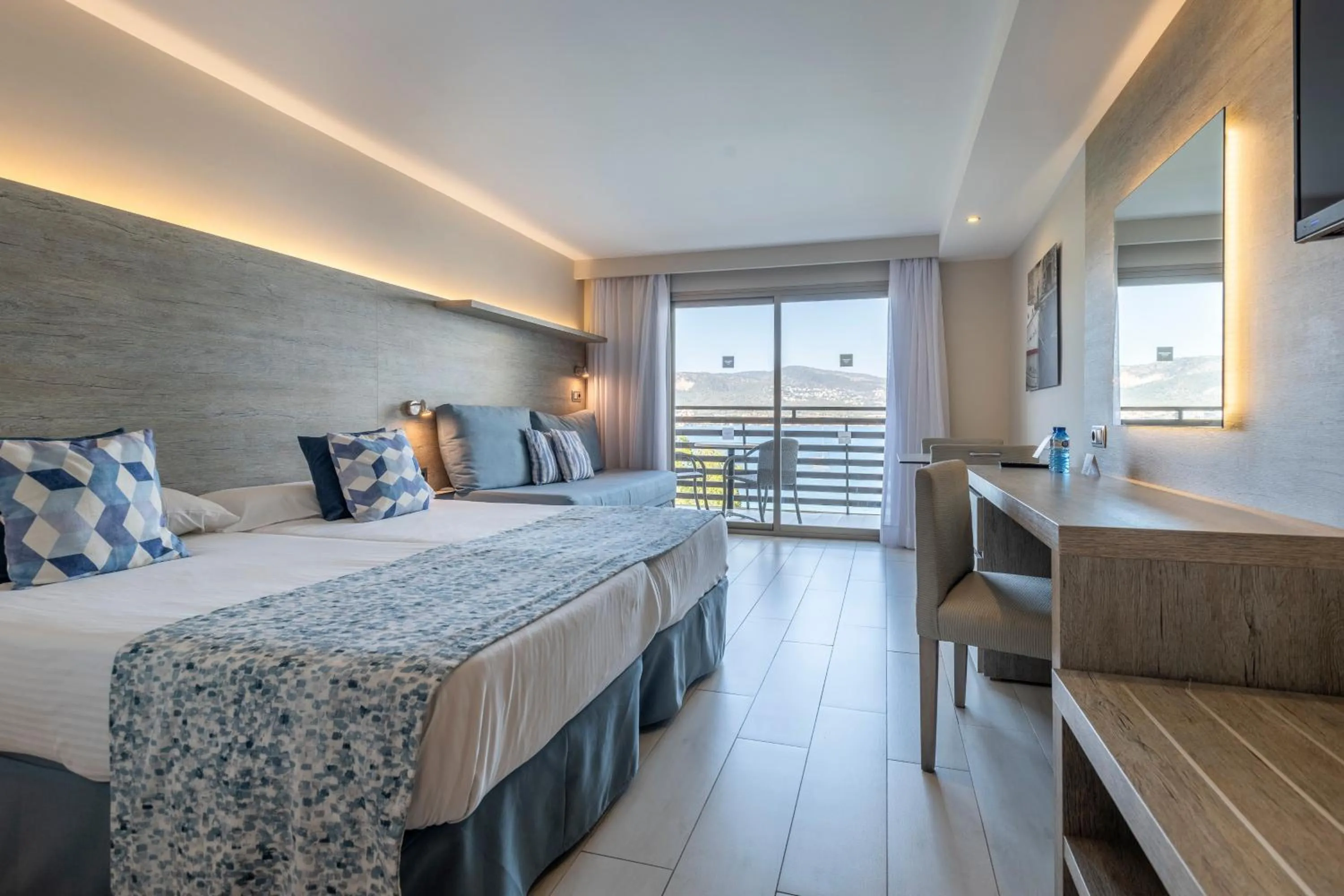 Photo of the whole room, Bed in Leonardo Royal Hotel Mallorca Palmanova Bay