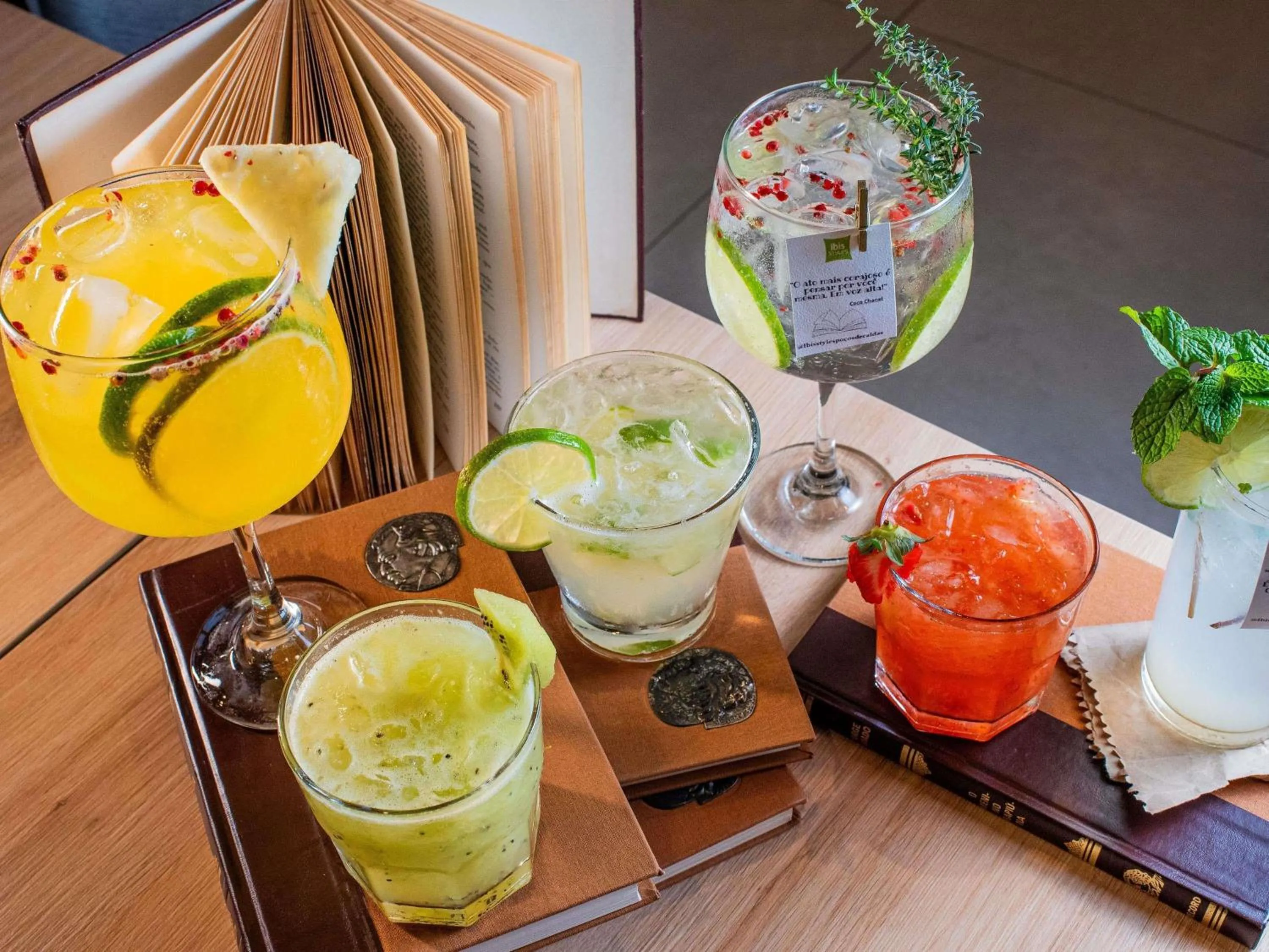 Lounge or bar in ibis Styles Poços de Caldas