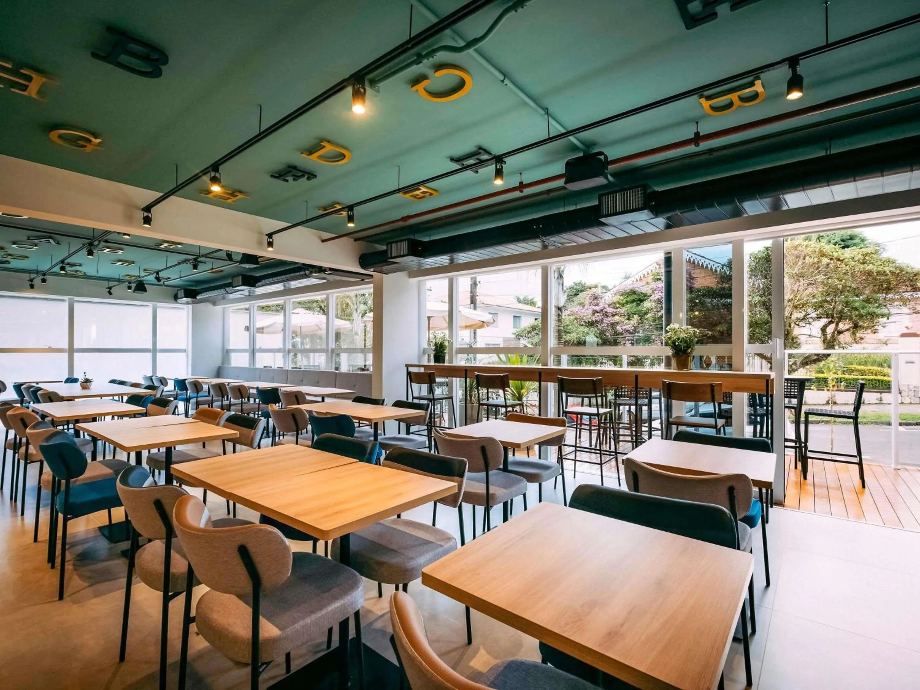 Restaurant/places to eat in ibis Styles Poços de Caldas