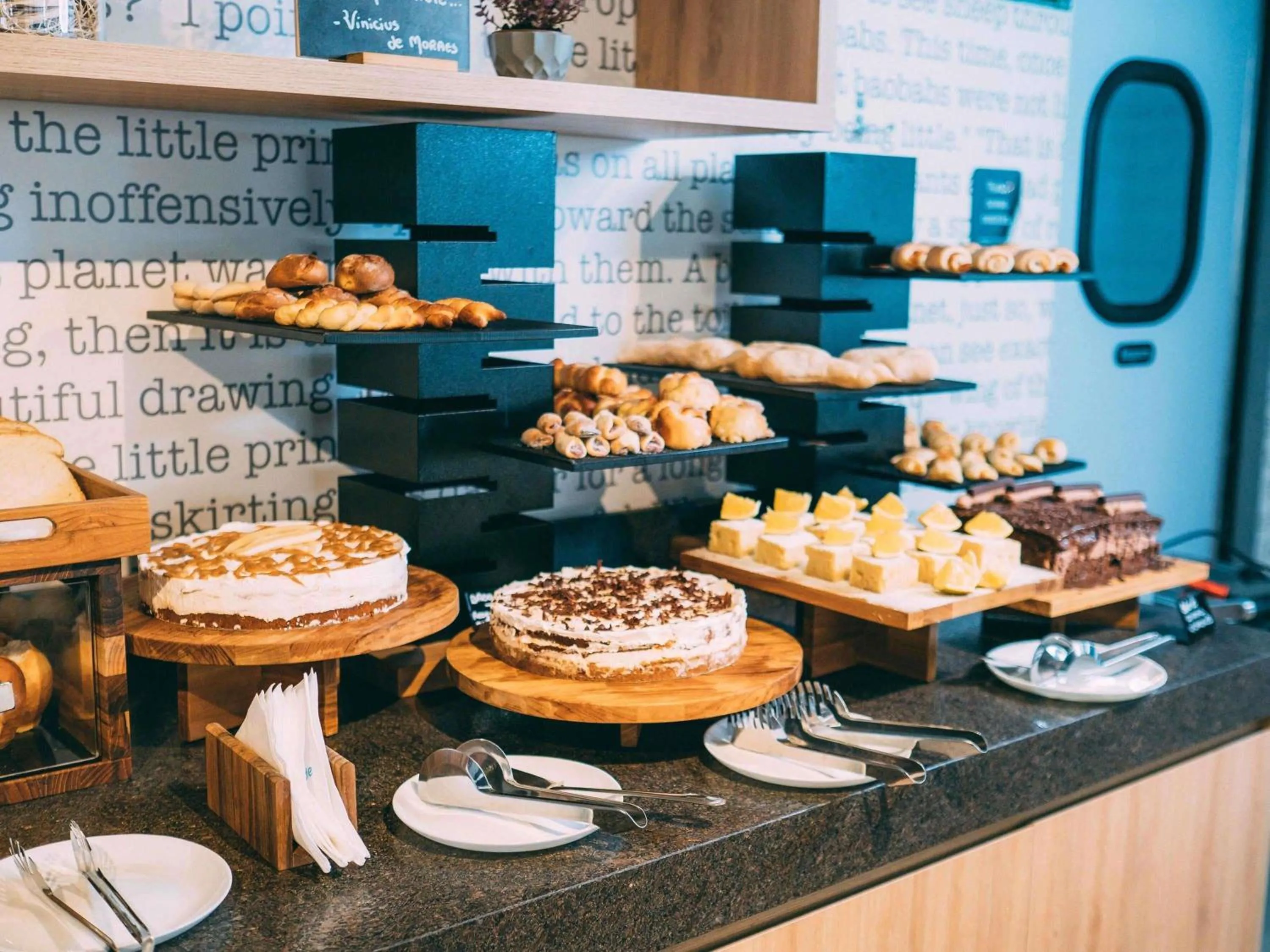 Restaurant/places to eat in ibis Styles Poços de Caldas