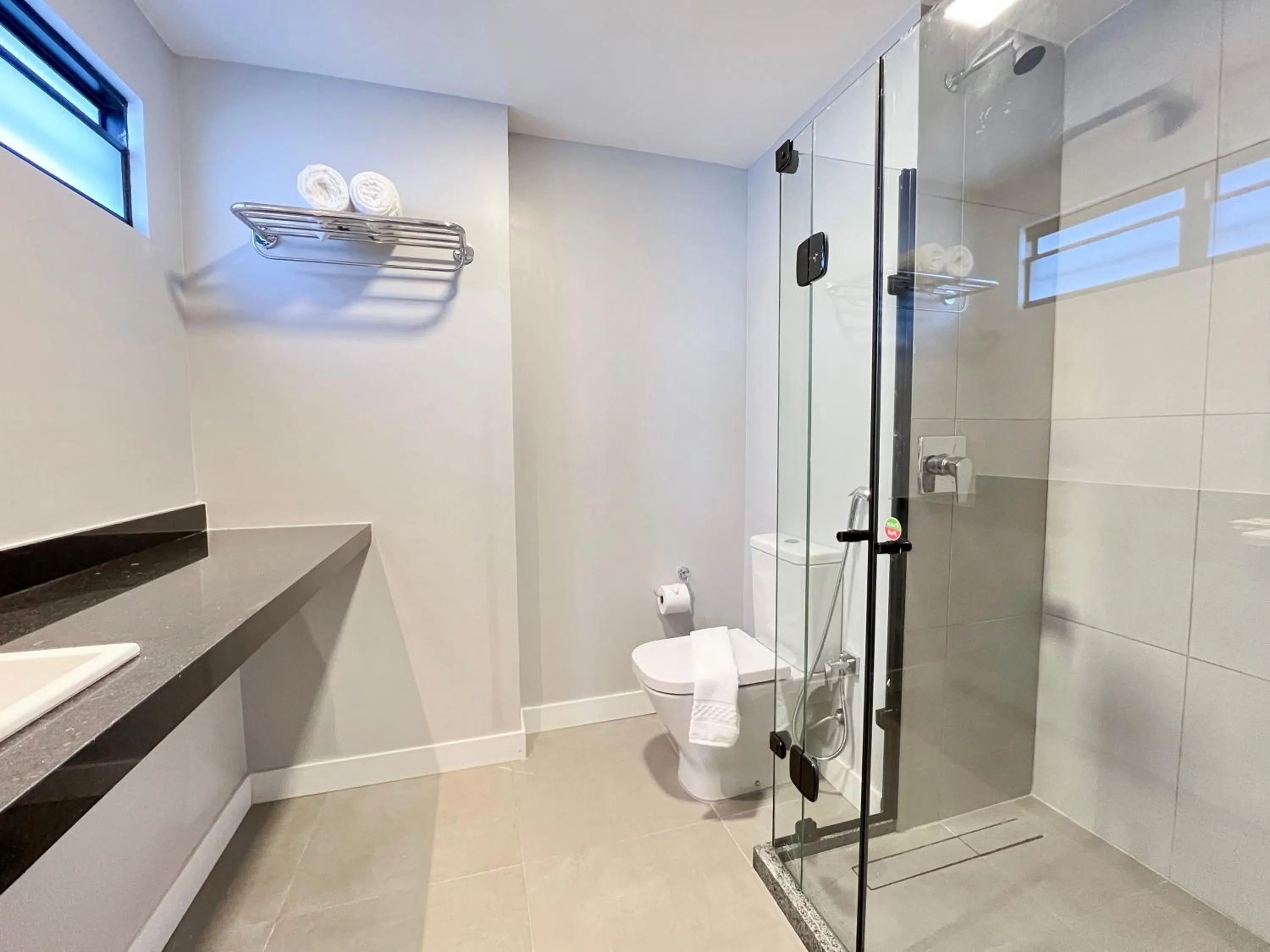 Bathroom in ibis Styles Maceió Pajuçara