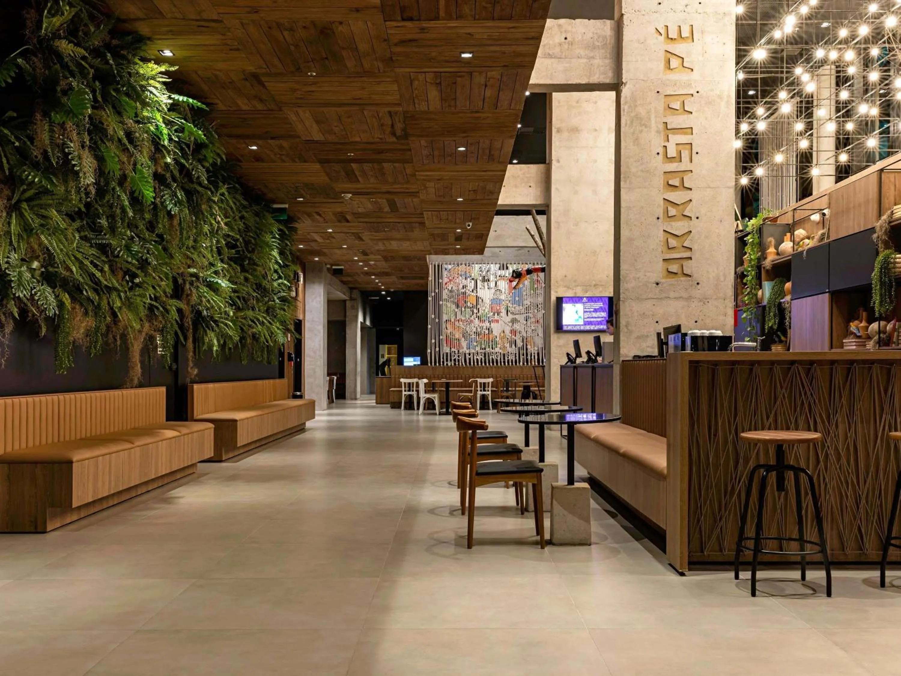 Lounge or bar in ibis Styles Maceió Pajuçara