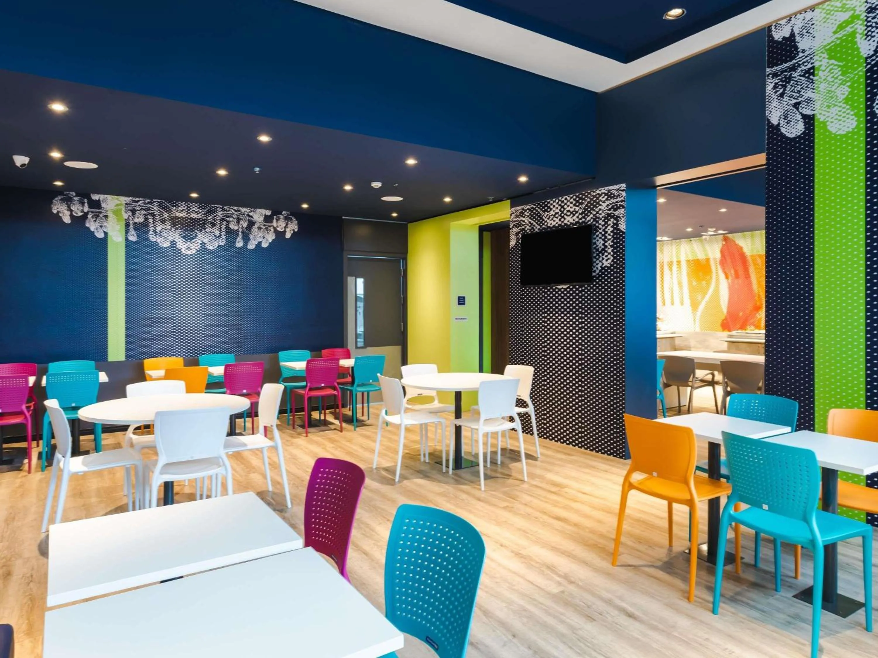 Restaurant/places to eat in ibis budget Pindamonhangaba