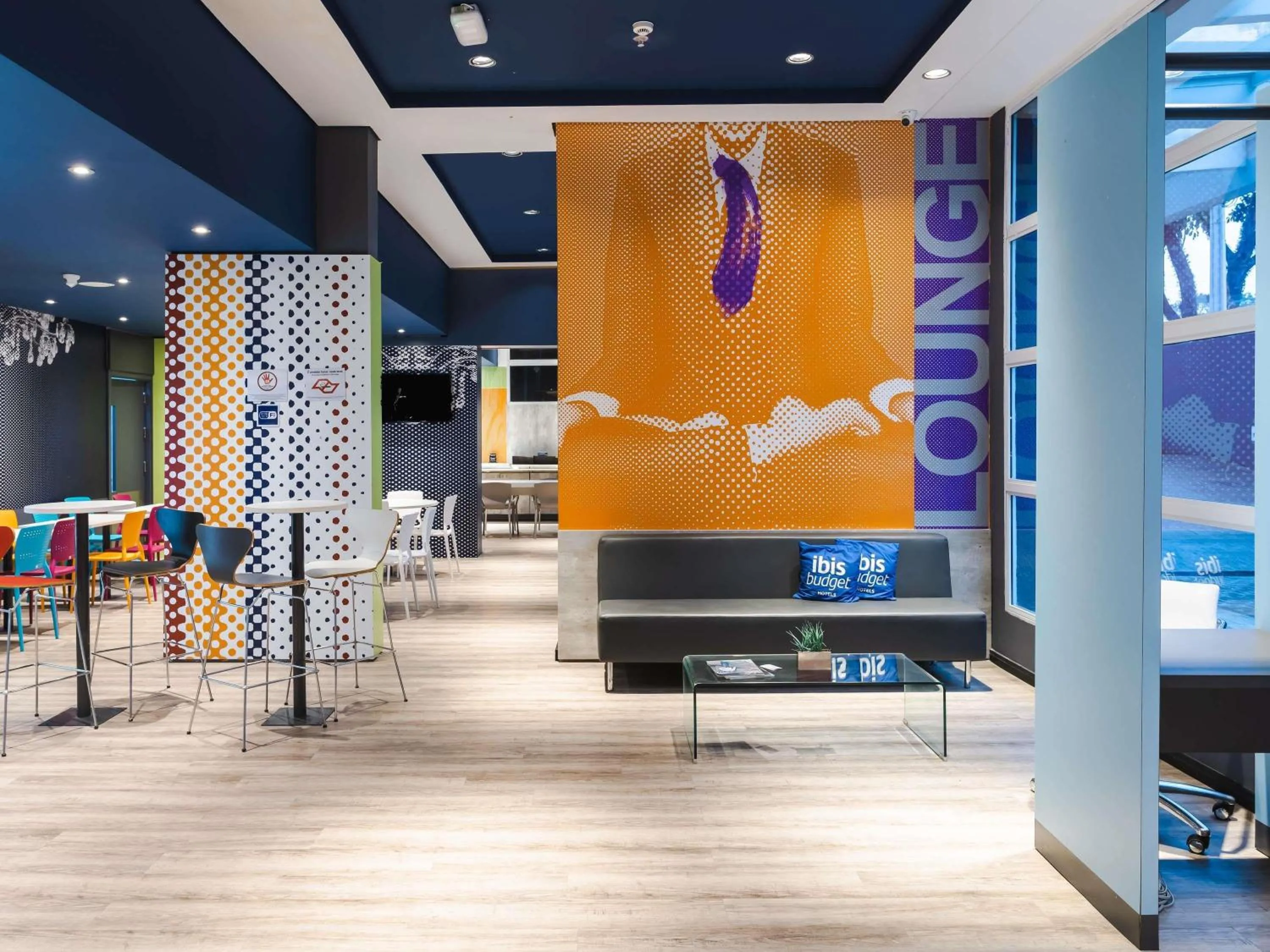 Lounge or bar in ibis budget Pindamonhangaba