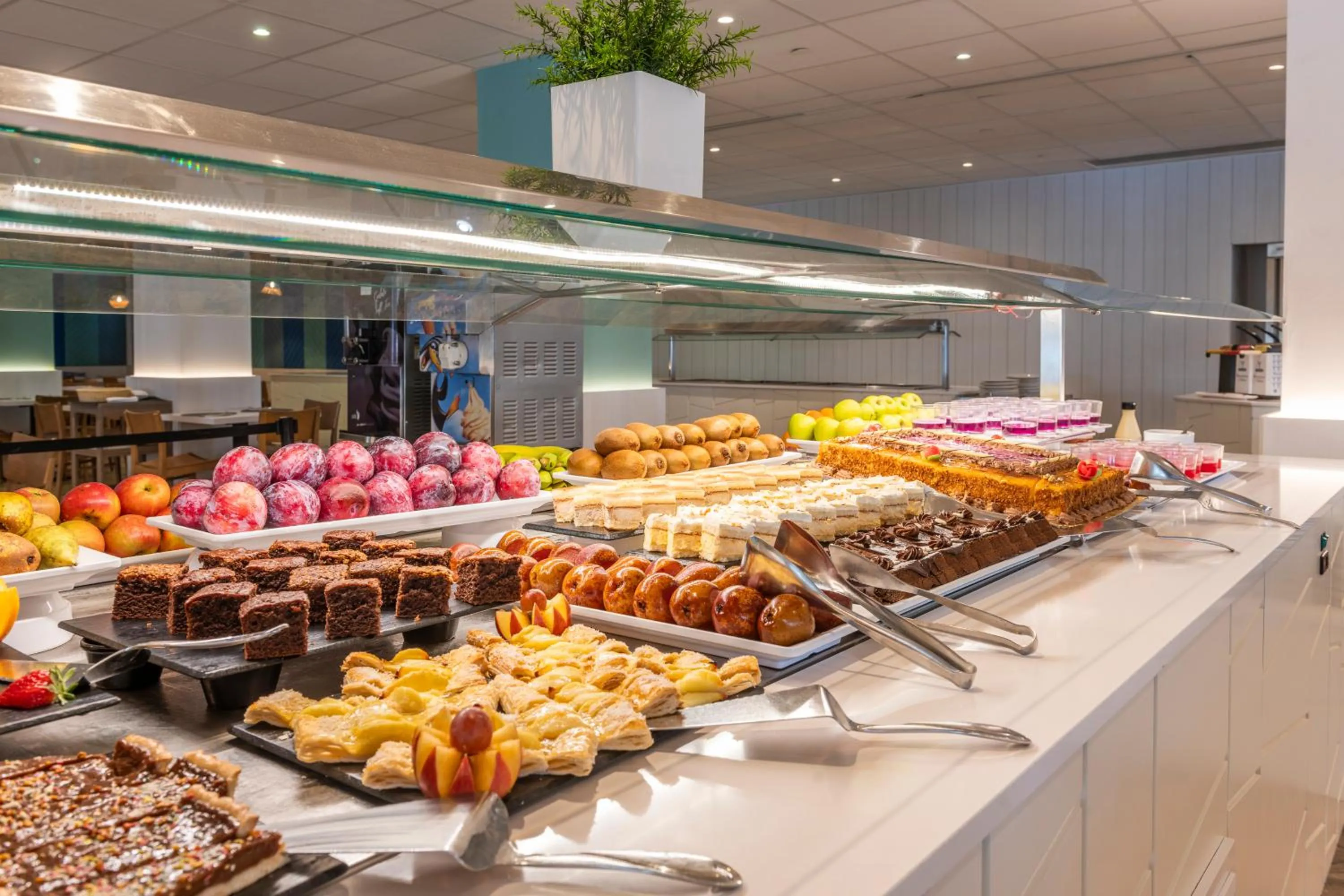 Restaurant/places to eat in Leonardo Royal Hotel Ibiza Santa Eulalia