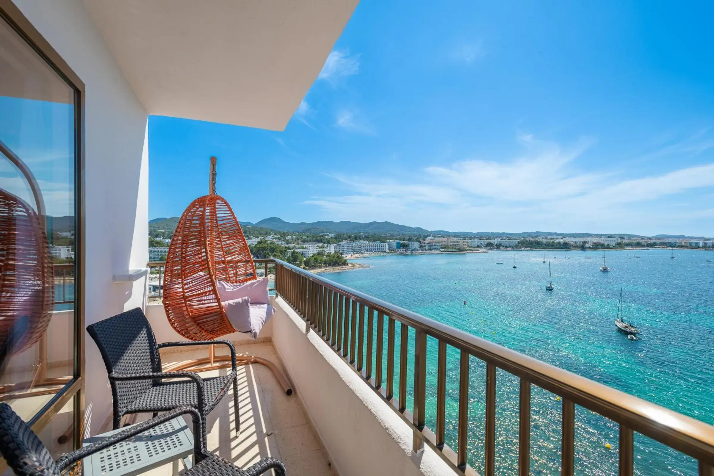 Deluxe Triple Room Sea View in NYX Hotel Ibiza by Leonardo Hotels-Adults Only Deluxe Triple Room Sea View in NYX Hotel Ibiza by Leonardo Hotels-Adults Only