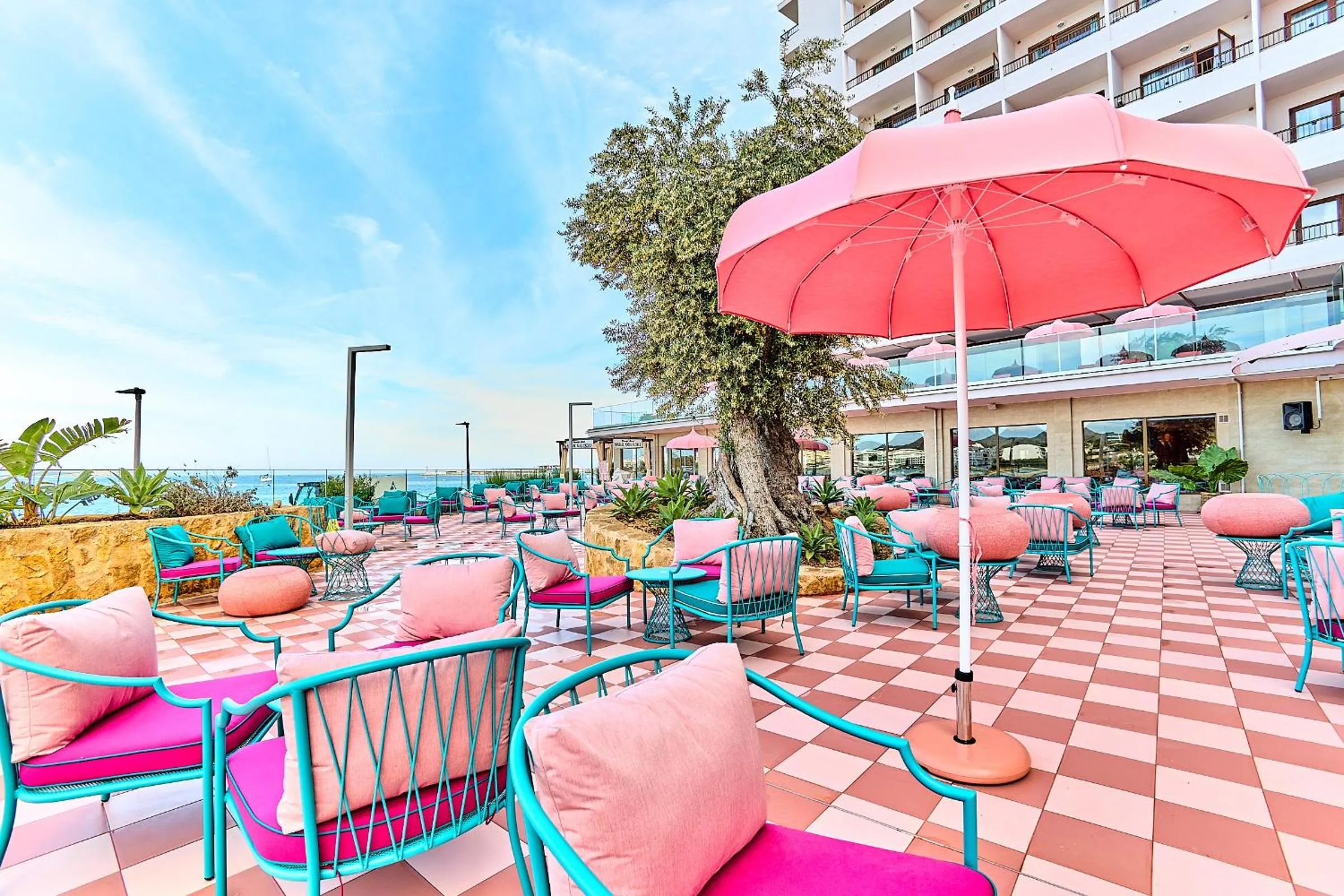Lounge or bar in NYX Hotel Ibiza by Leonardo Hotels-Adults Only