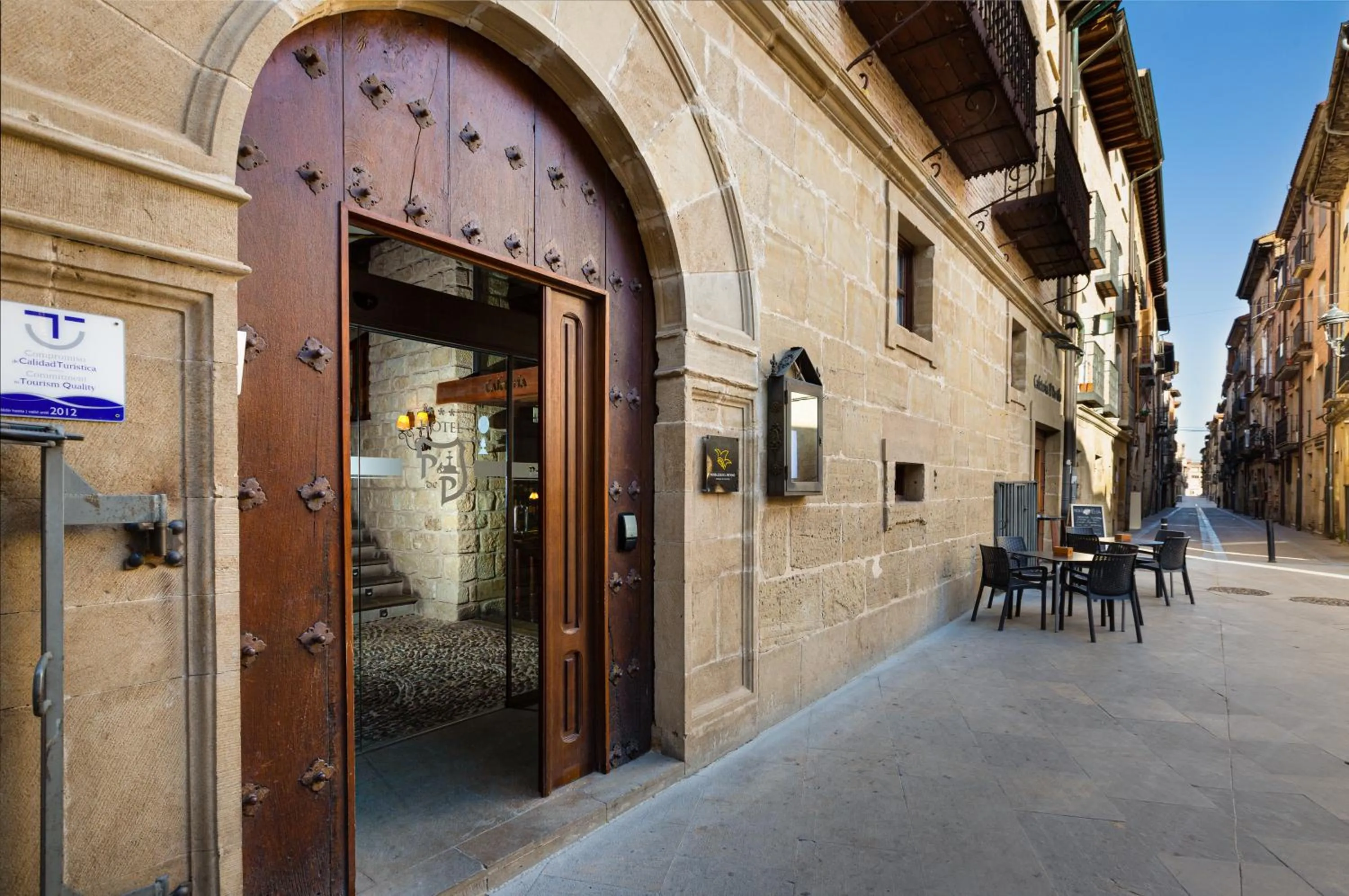 Facade/entrance in Hotel Palacio Pujadas by Pandora Hoteles