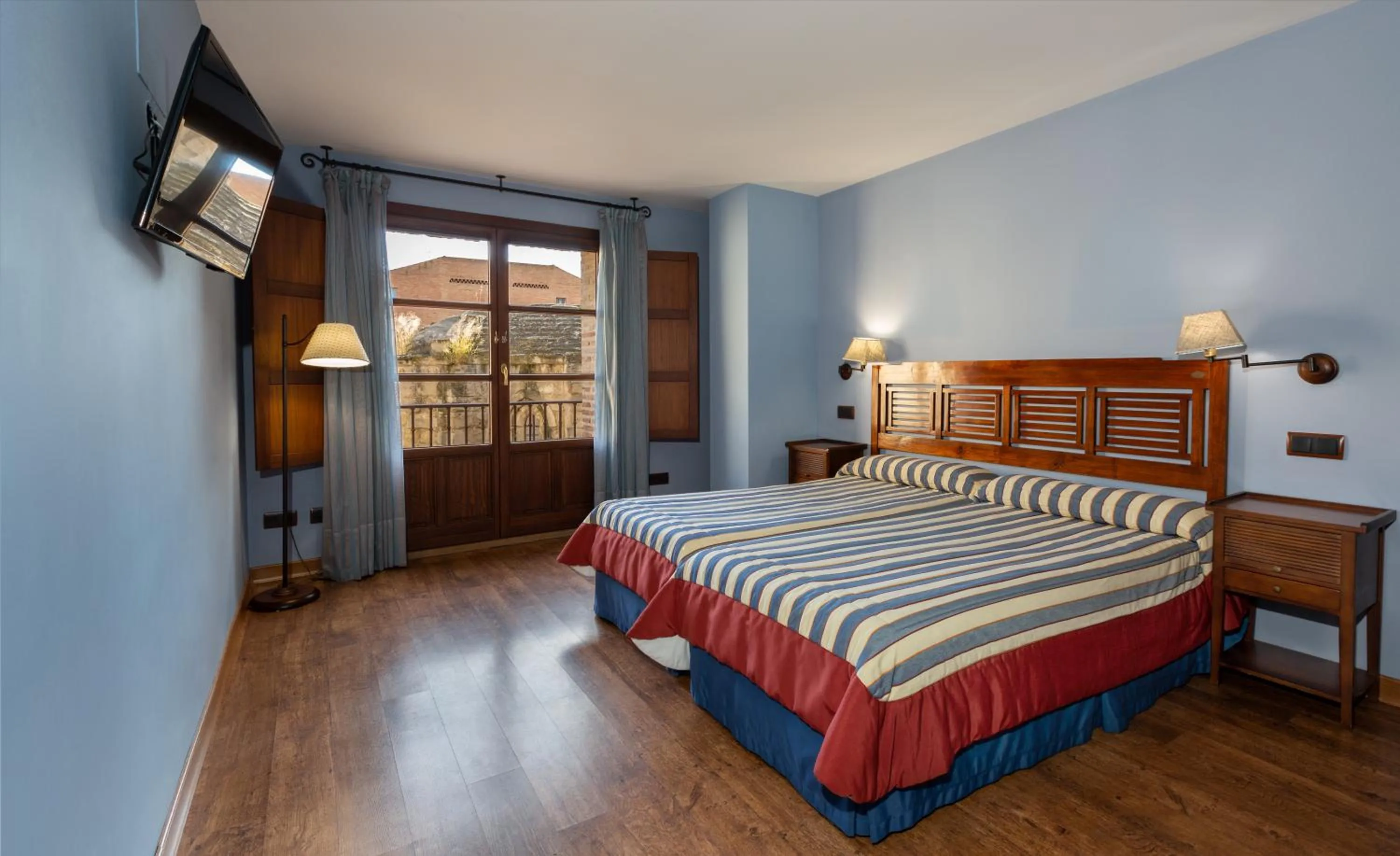 Photo of the whole room, Bed in Hotel Palacio Pujadas by Pandora Hoteles